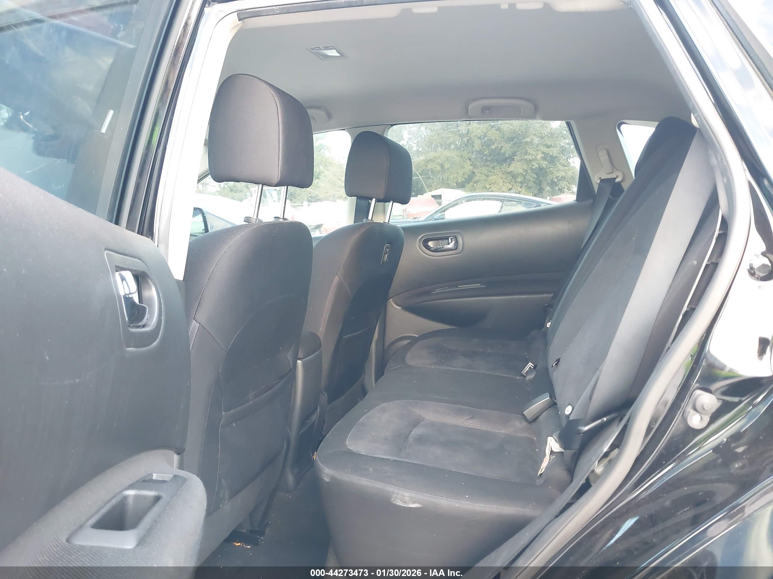 NISSAN ROGUE image 8