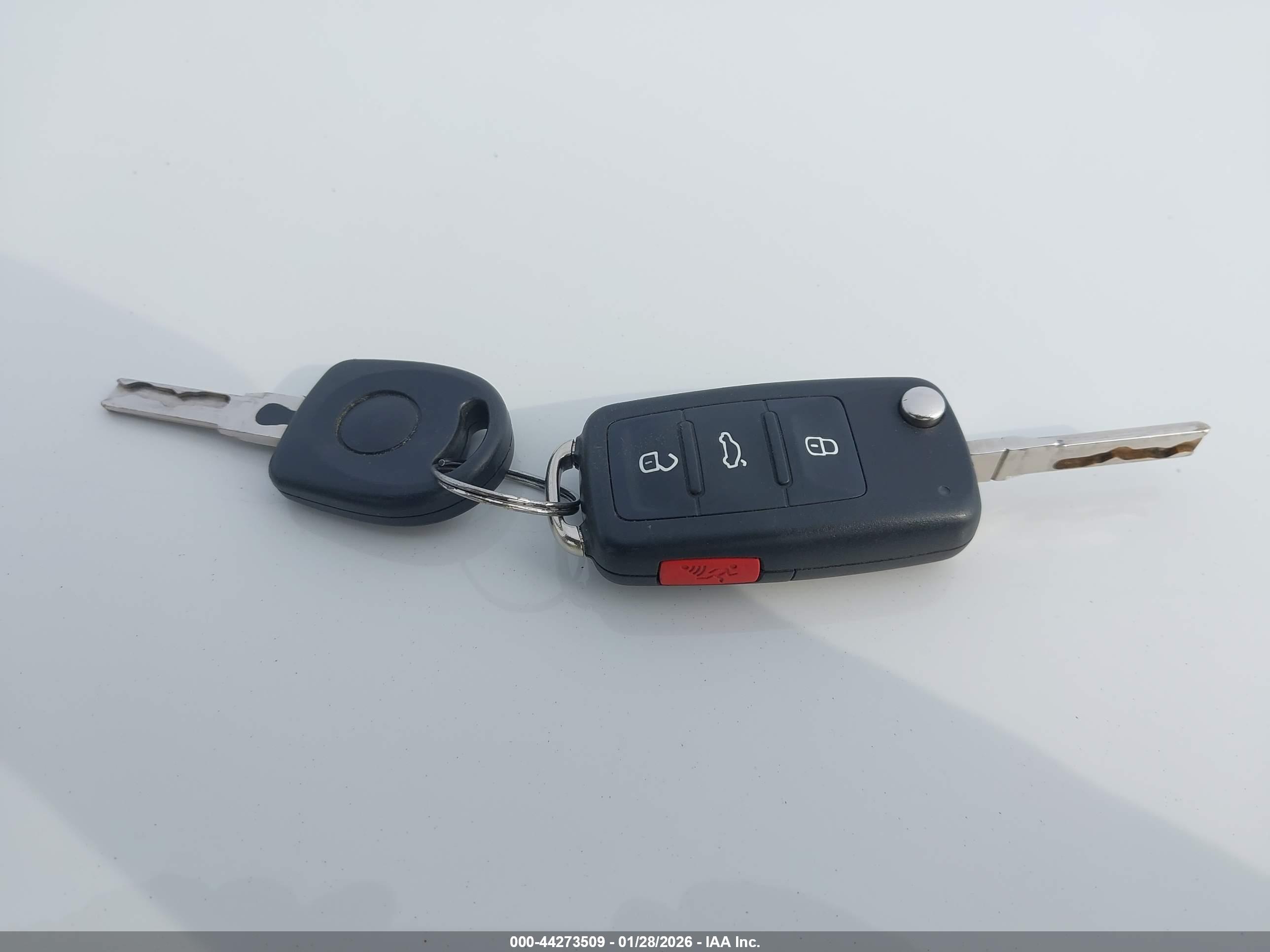 VOLKSWAGEN PASSAT image 11