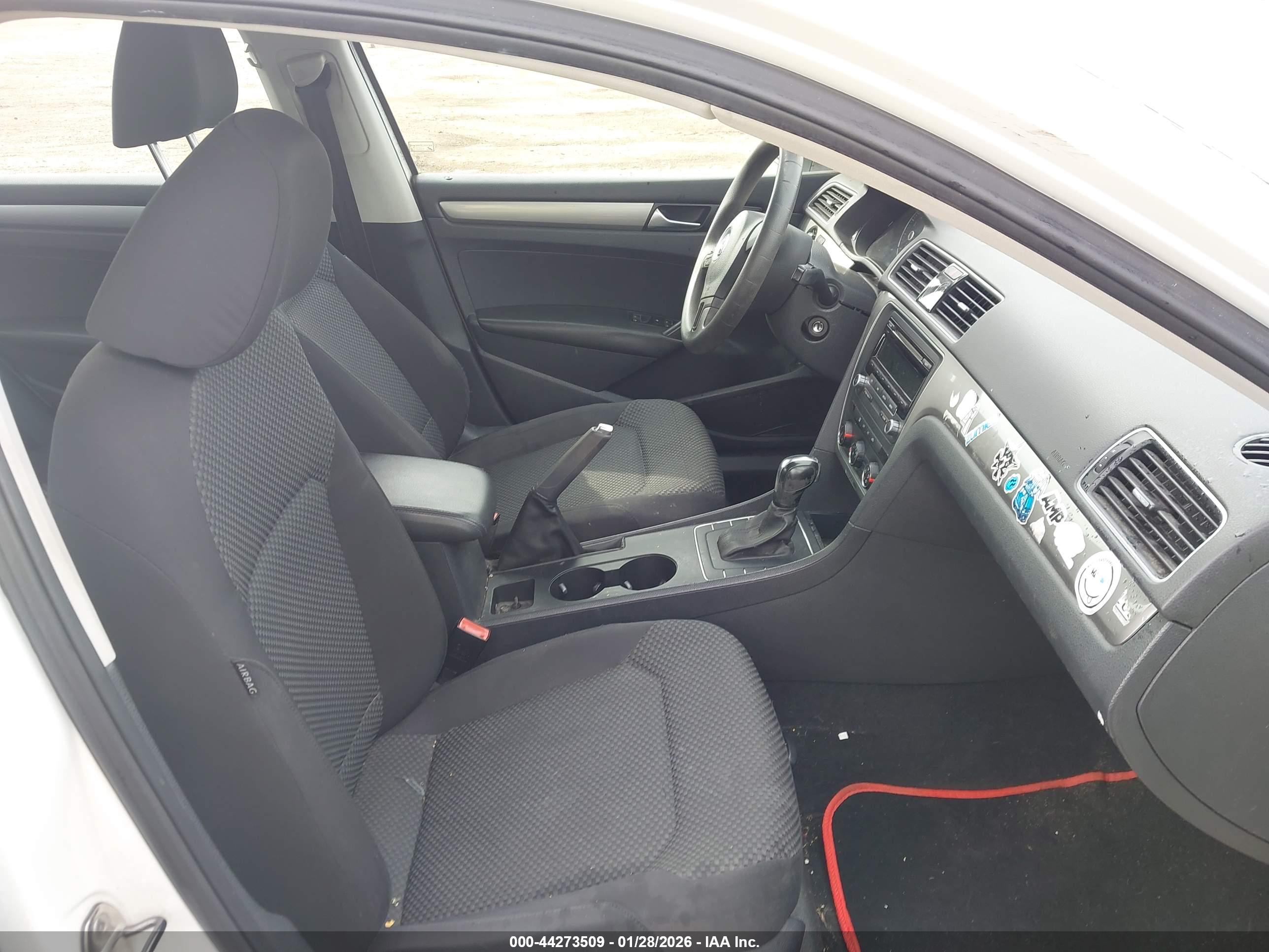 VOLKSWAGEN PASSAT image 5