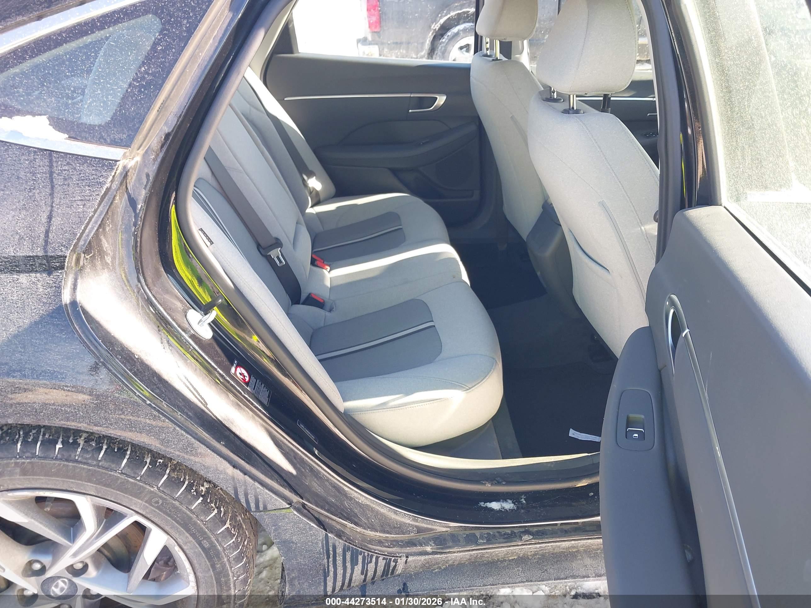 HYUNDAI SONATA image 8