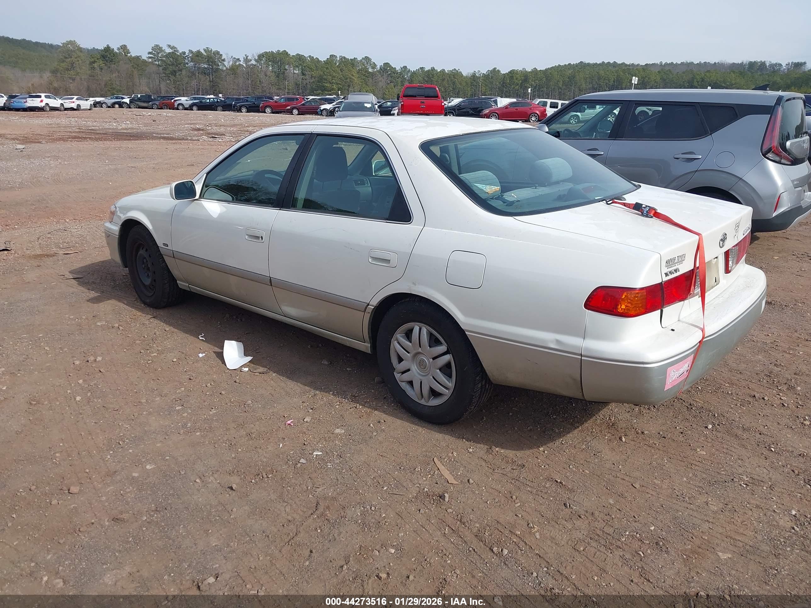 TOYOTA CAMRY image 3