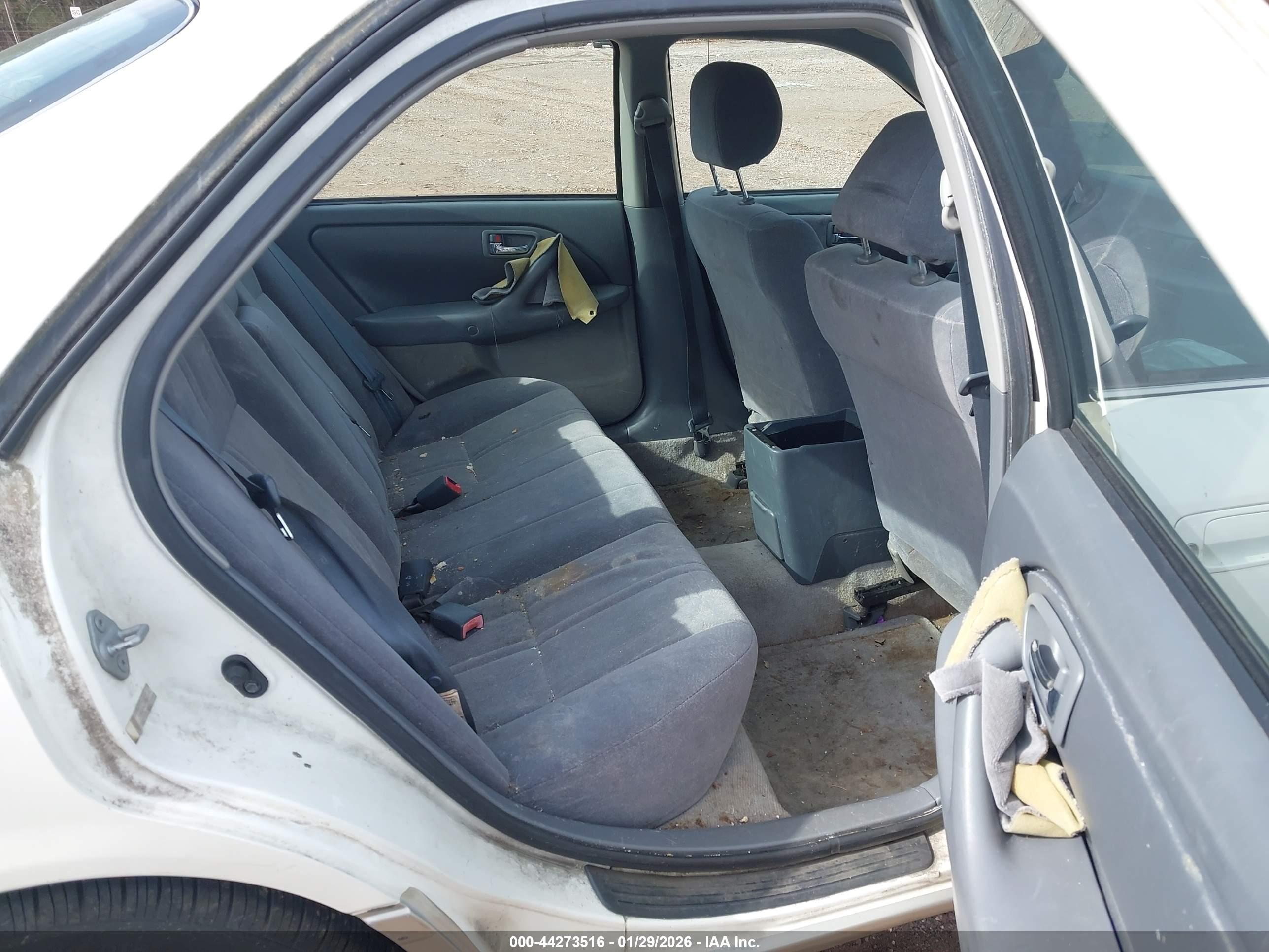 TOYOTA CAMRY image 8