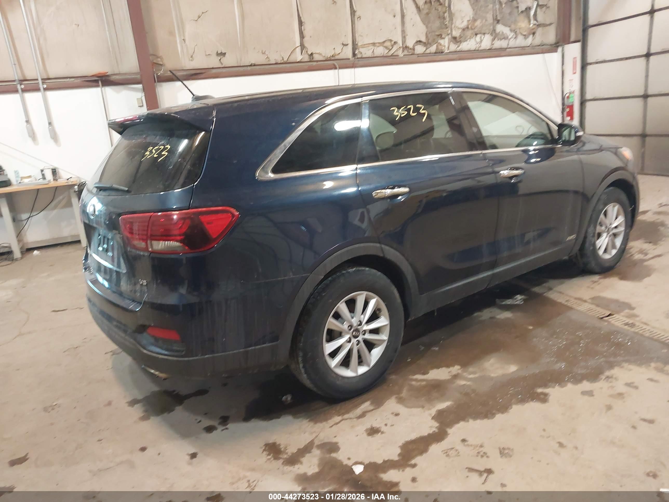 KIA SORENTO image 4