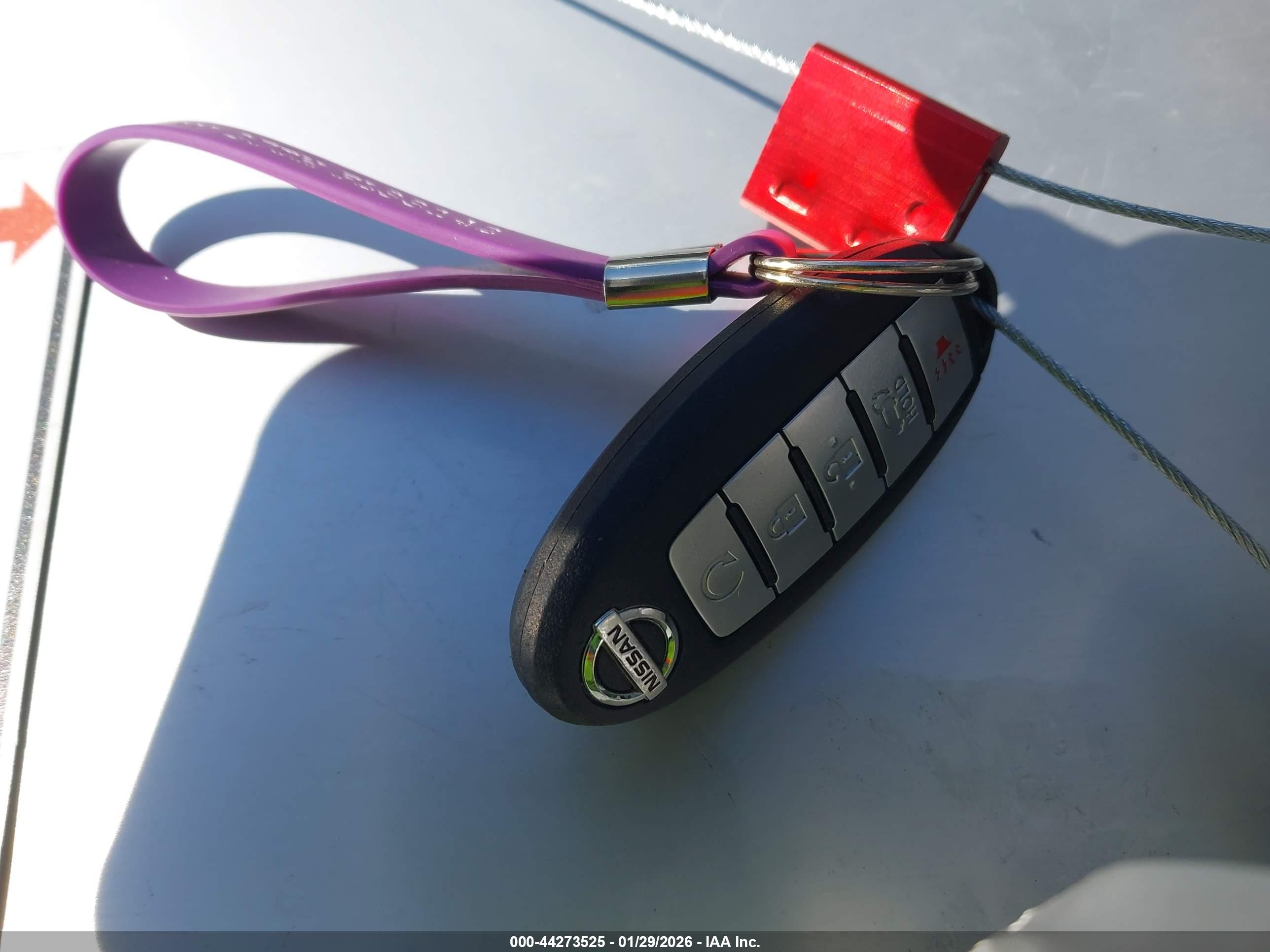 NISSAN VERSA image 11