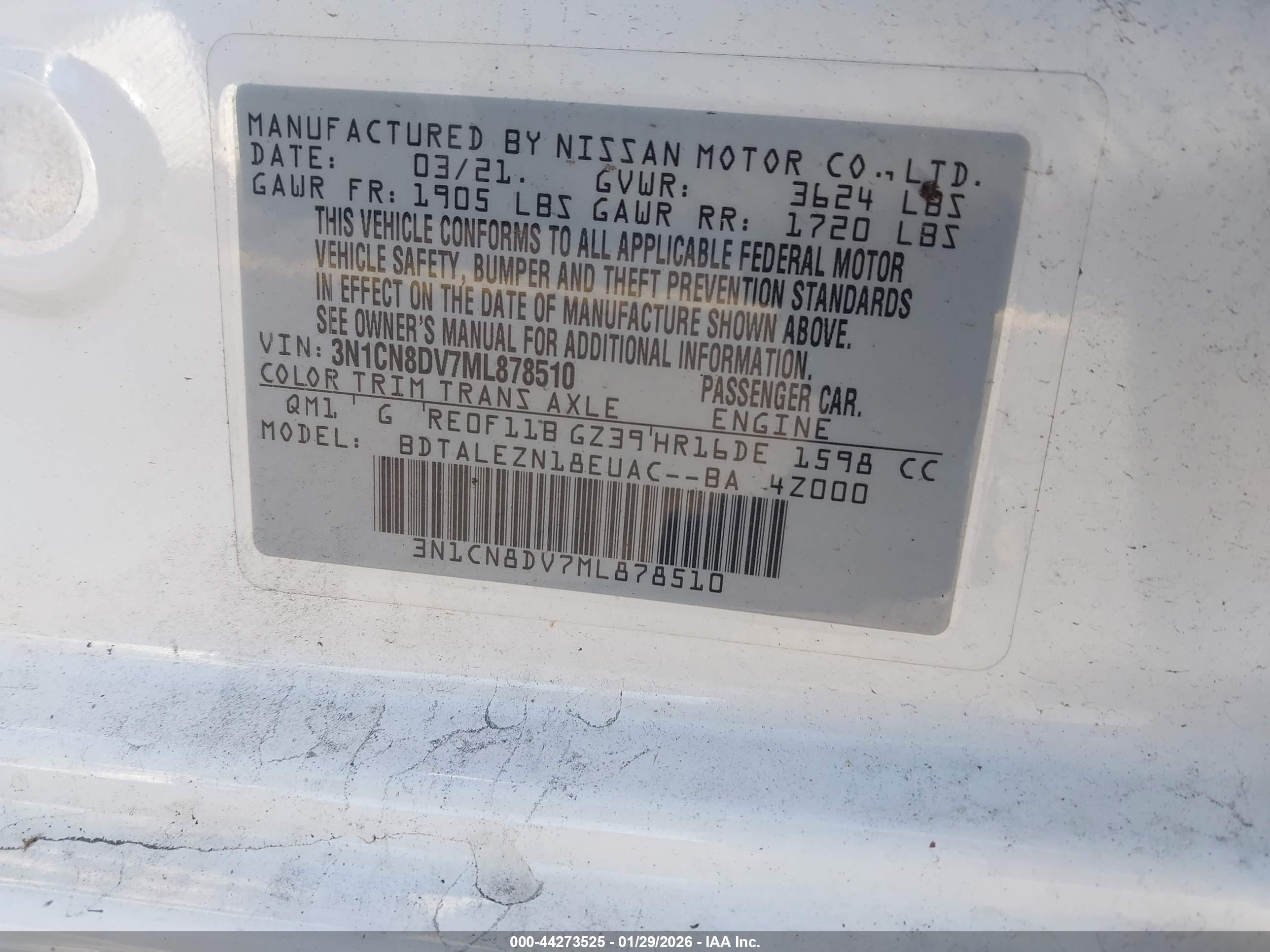 NISSAN VERSA image 9