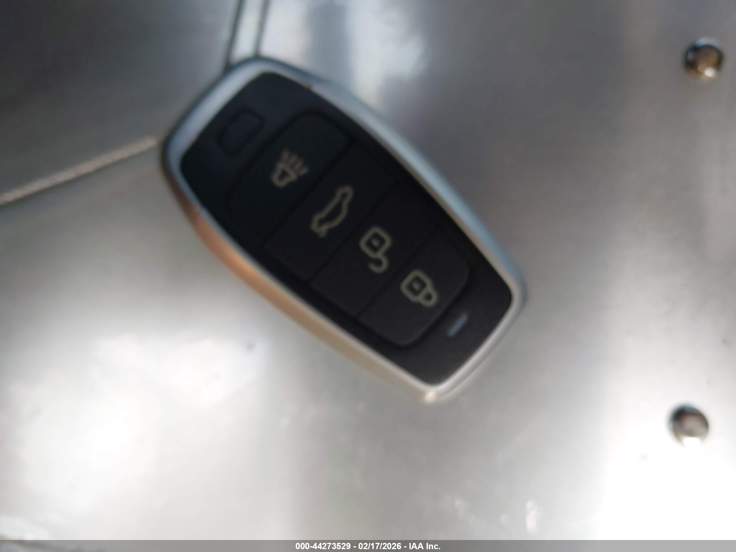 CHRYSLER 300 image 11