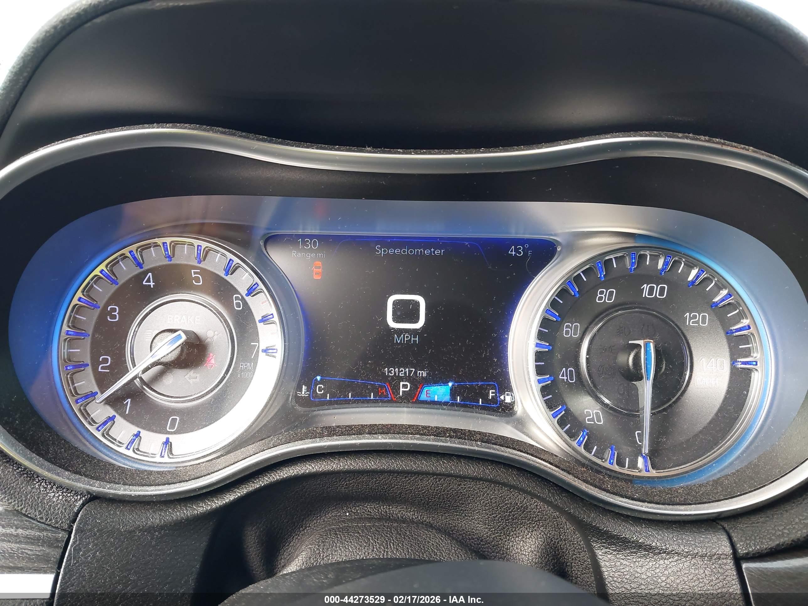 CHRYSLER 300 image 7