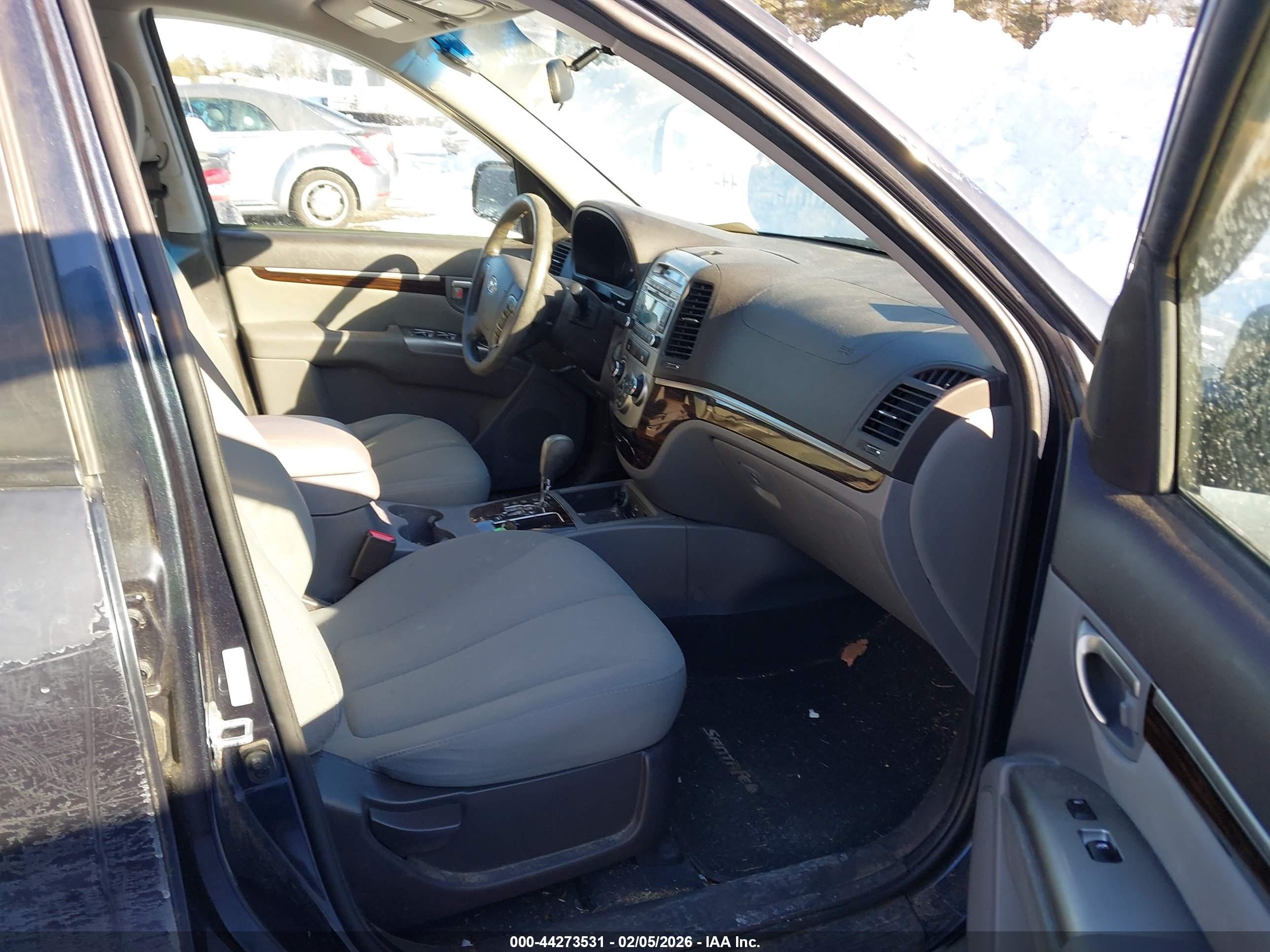 HYUNDAI SANTA image 5
