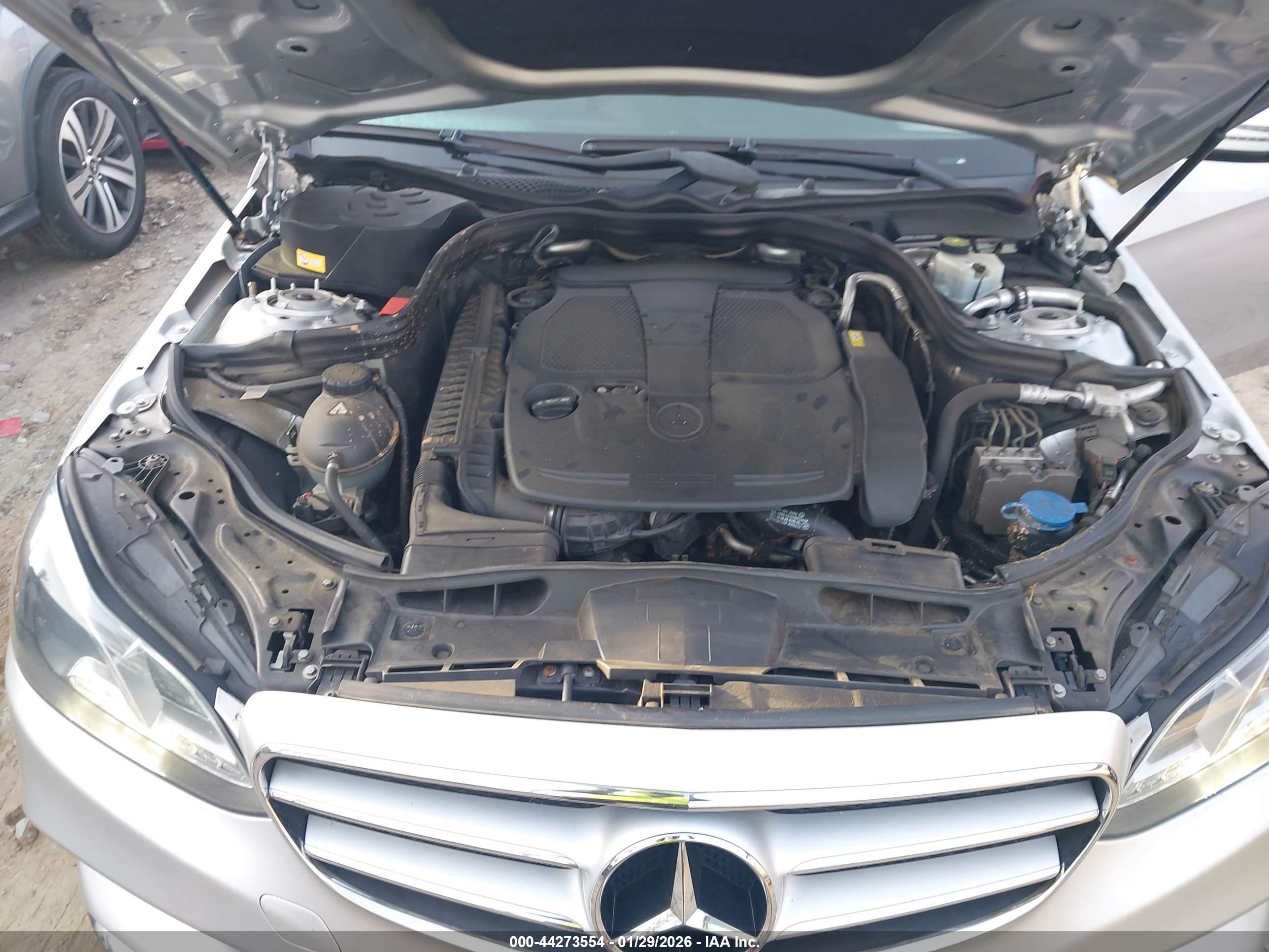 MERCEDES-BENZ E image 10