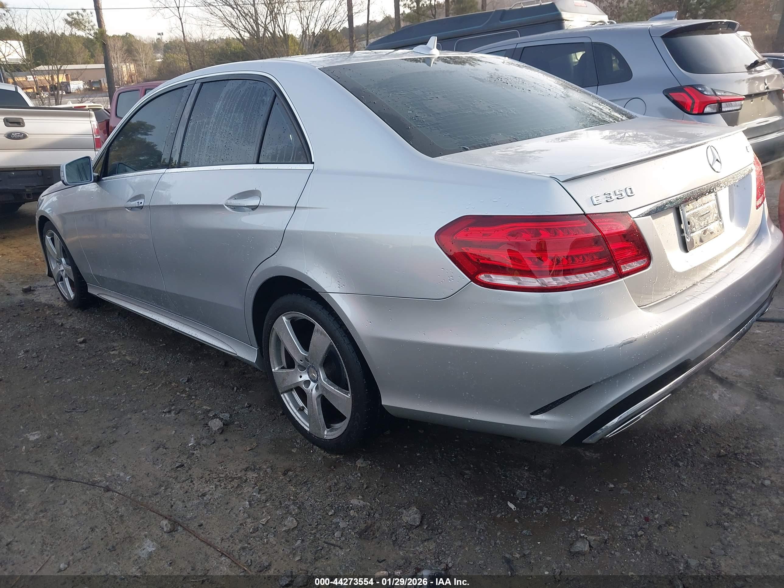 MERCEDES-BENZ E image 3