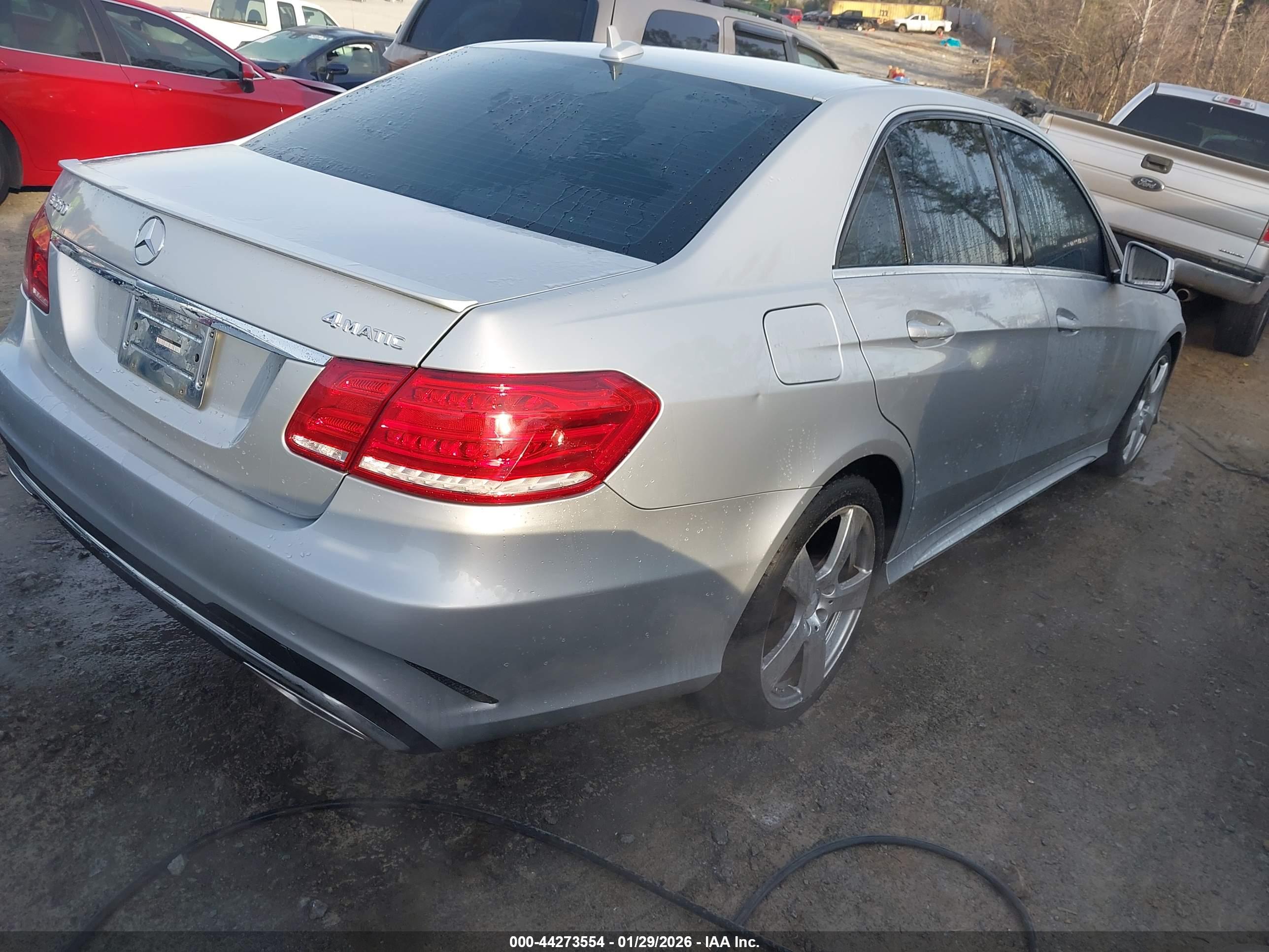 MERCEDES-BENZ E image 4