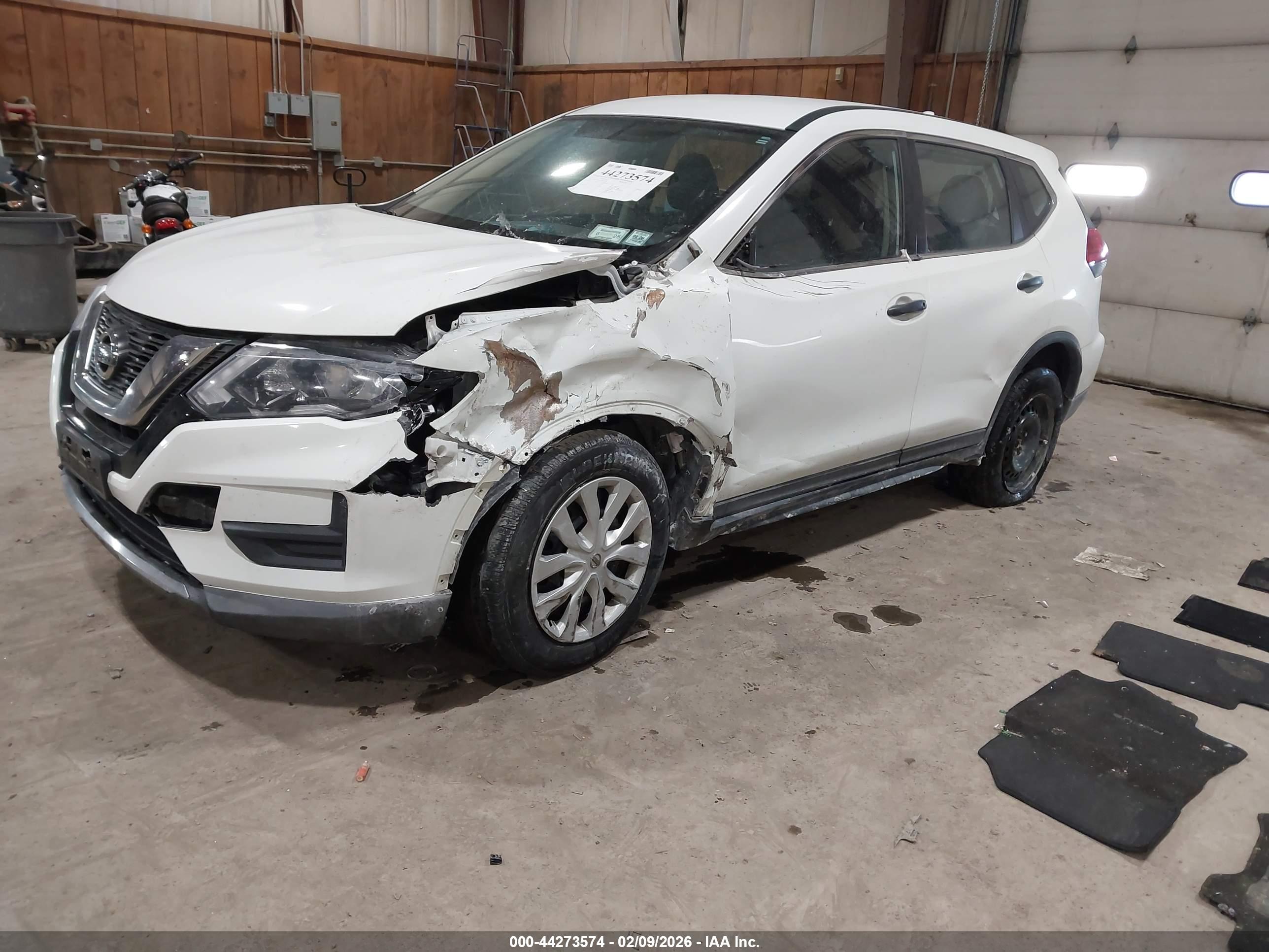 NISSAN ROGUE image 2