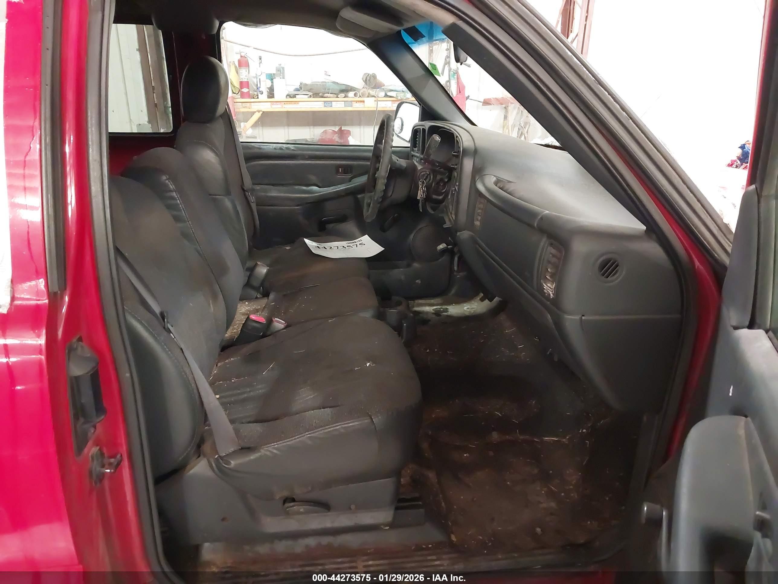 CHEVROLET SILVERADO image 5