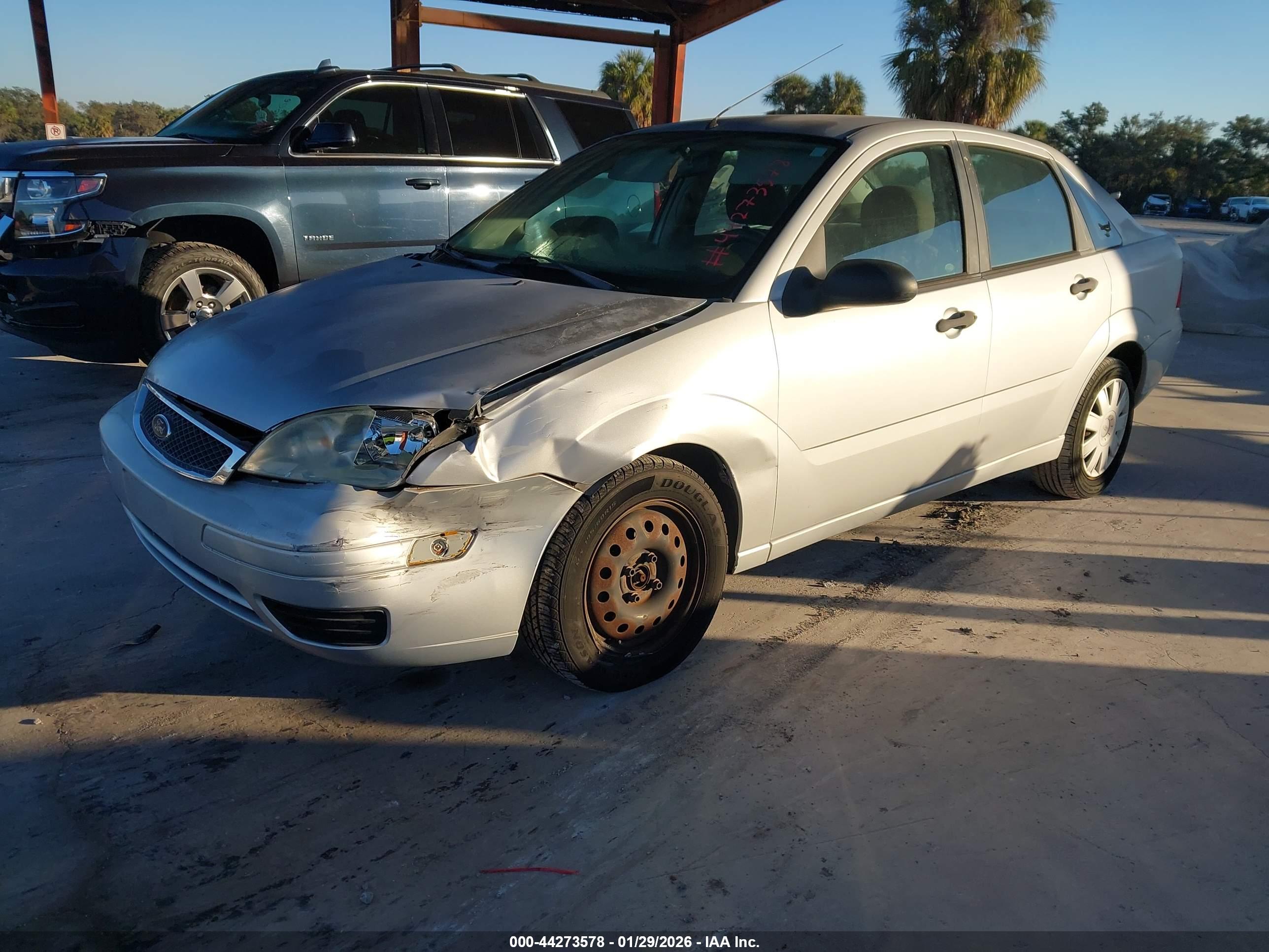 FORD FOCUS image 2