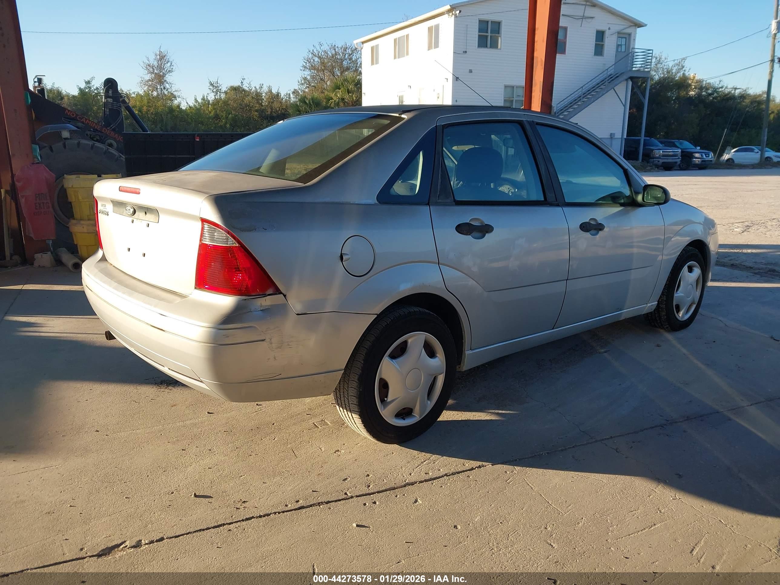 FORD FOCUS image 4