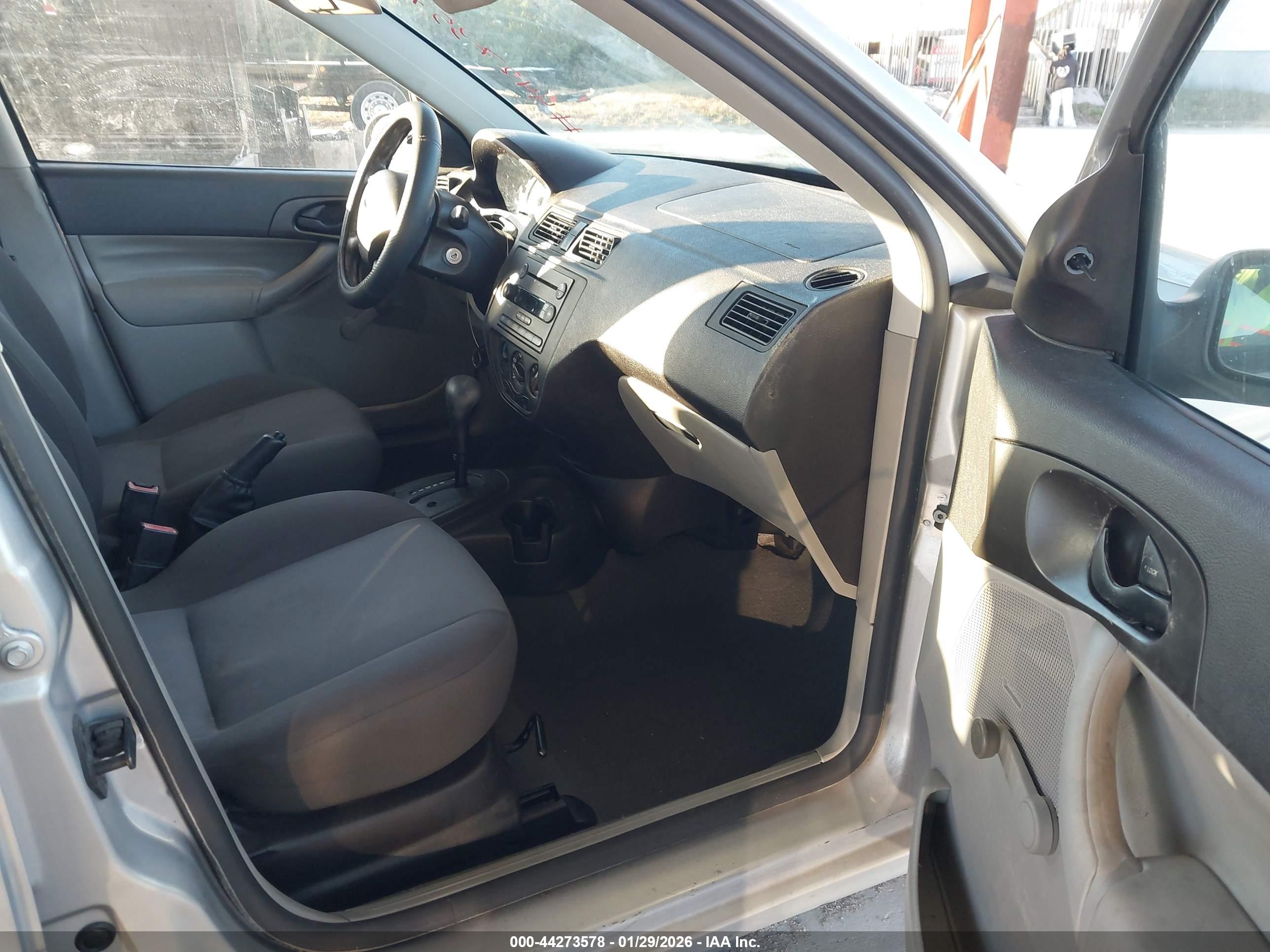FORD FOCUS image 5
