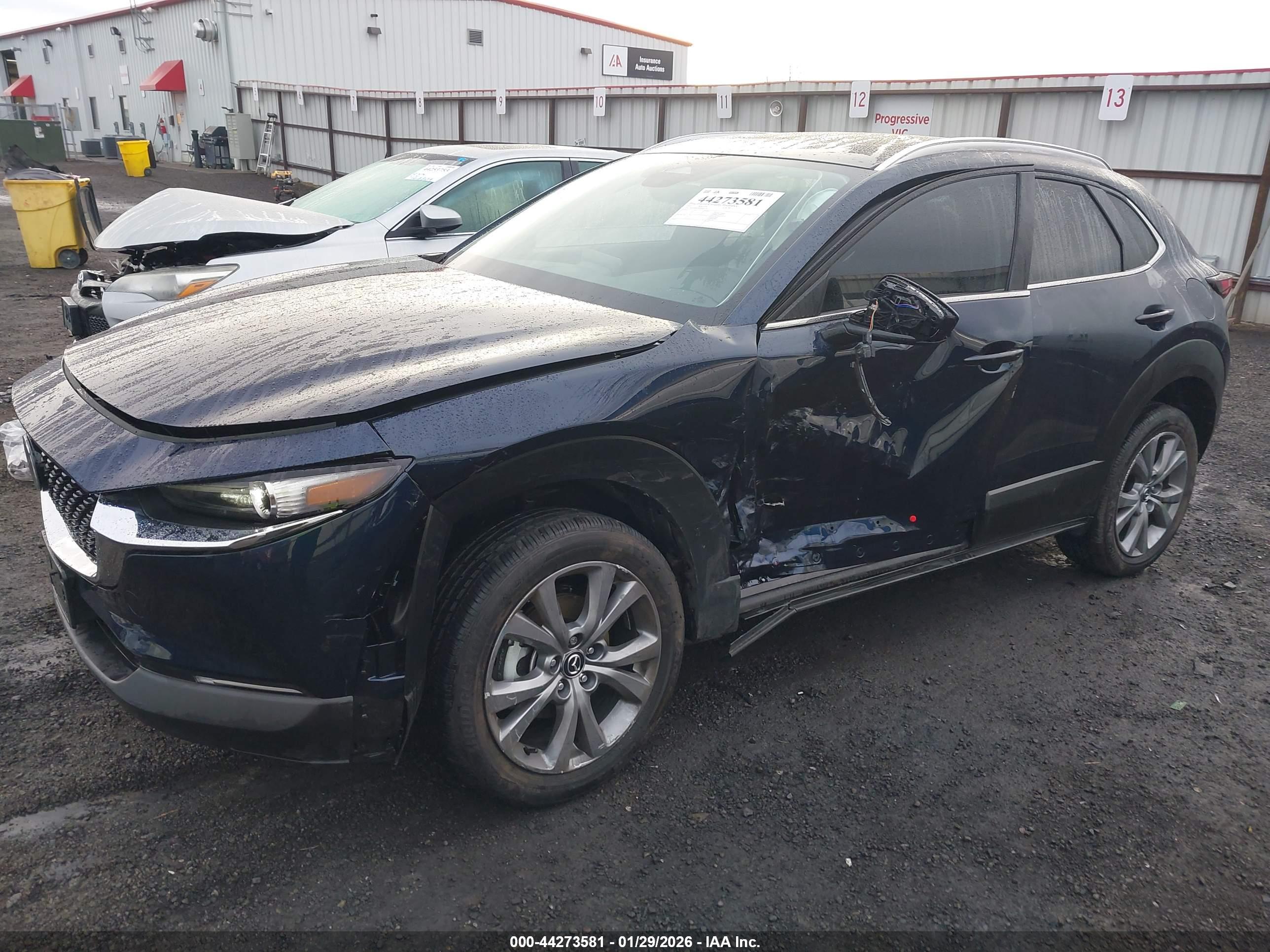 MAZDA CX-30 image 2