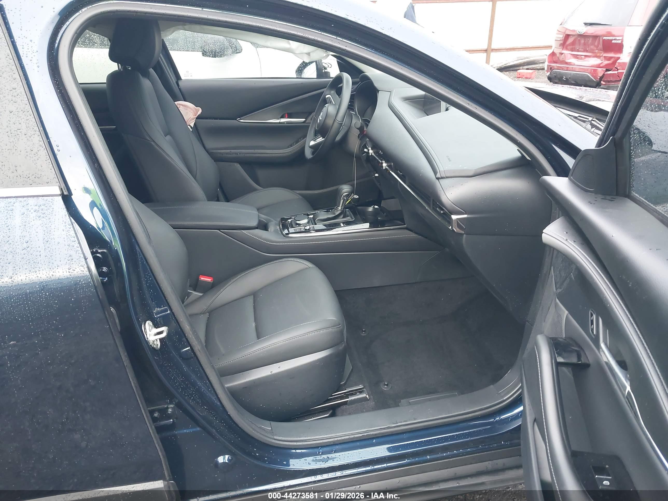 MAZDA CX-30 image 5