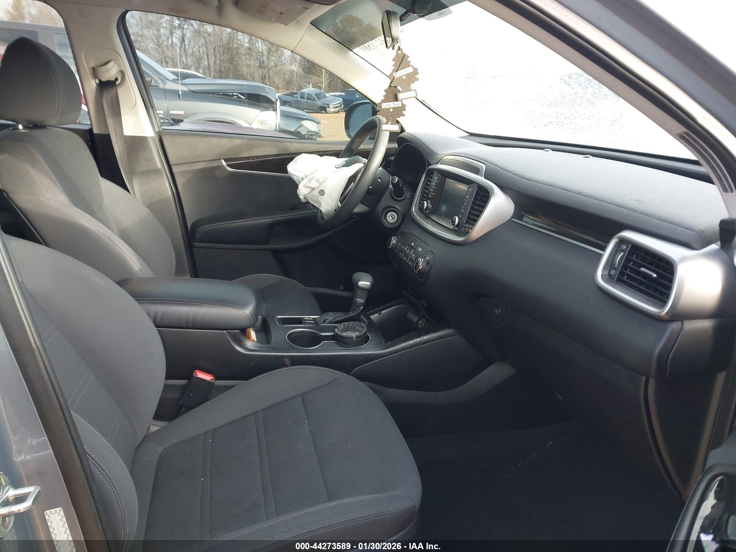 KIA SORENTO image 5