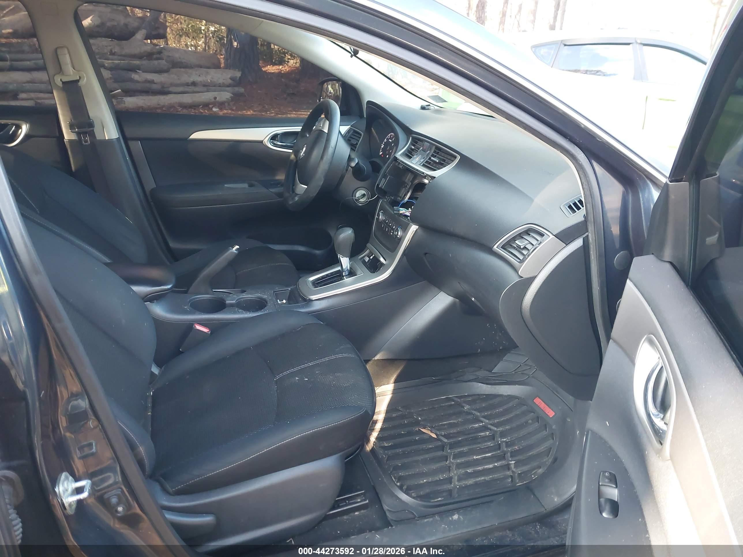 NISSAN SENTRA image 5