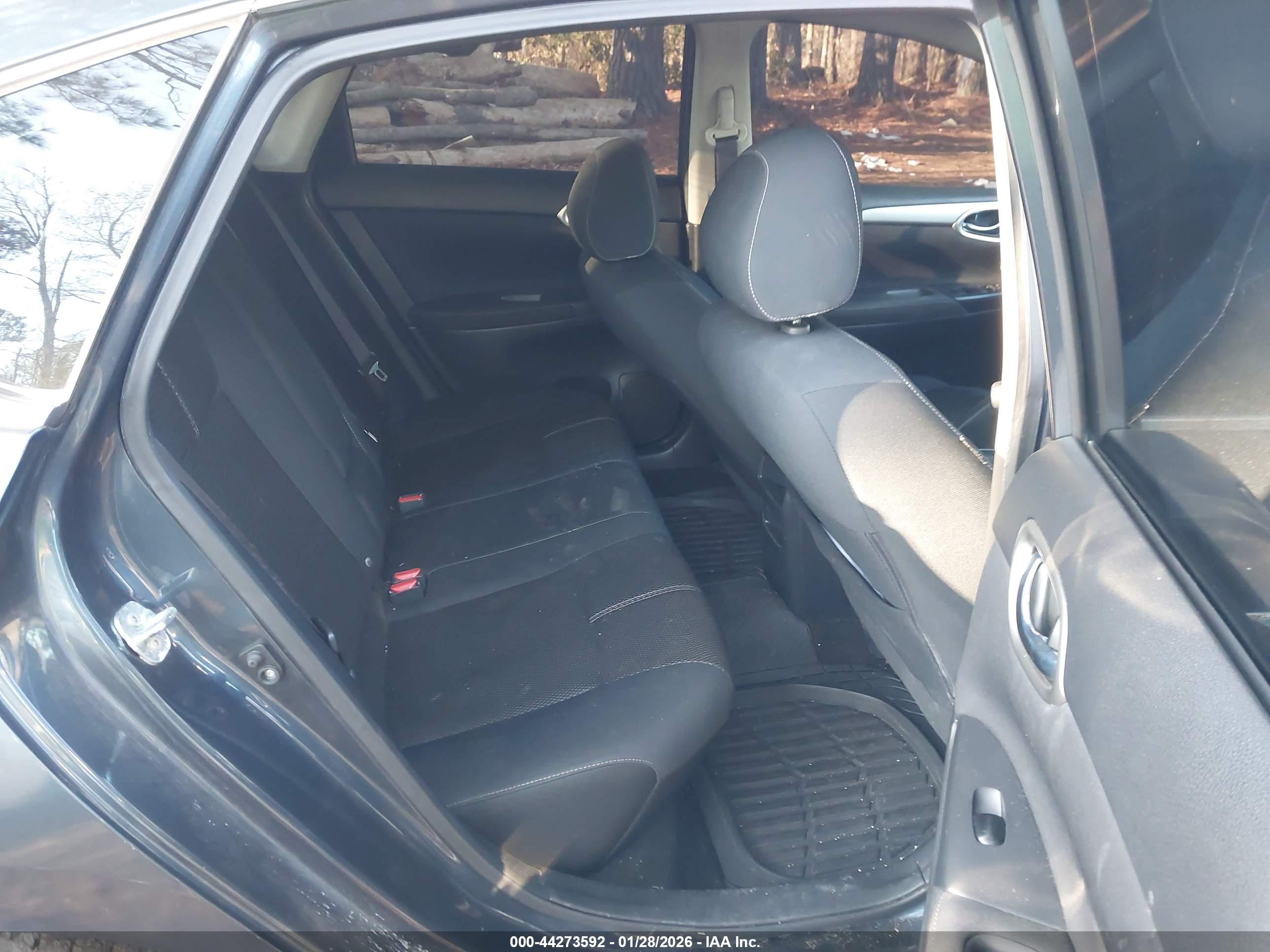 NISSAN SENTRA image 8