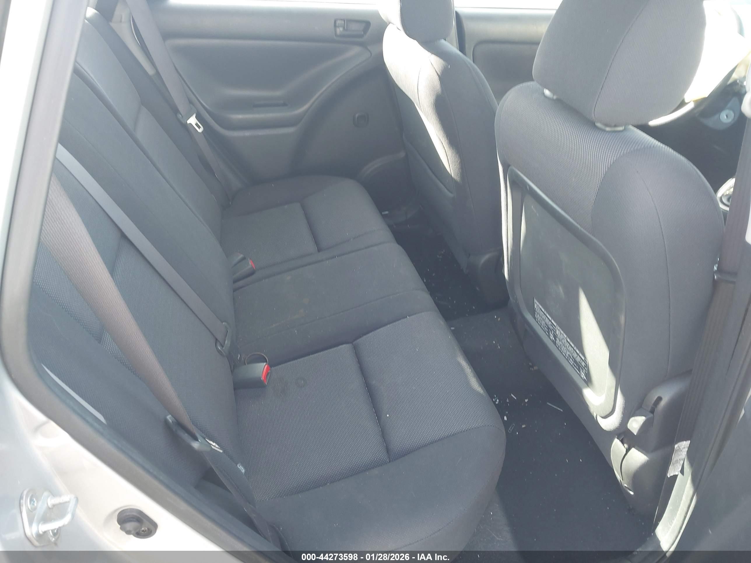 PONTIAC VIBE image 8