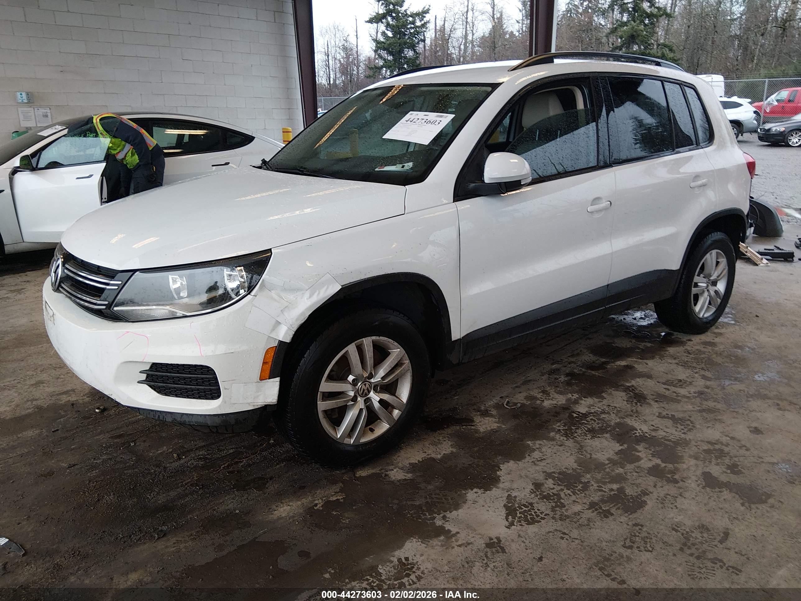 VOLKSWAGEN TIGUAN image 2
