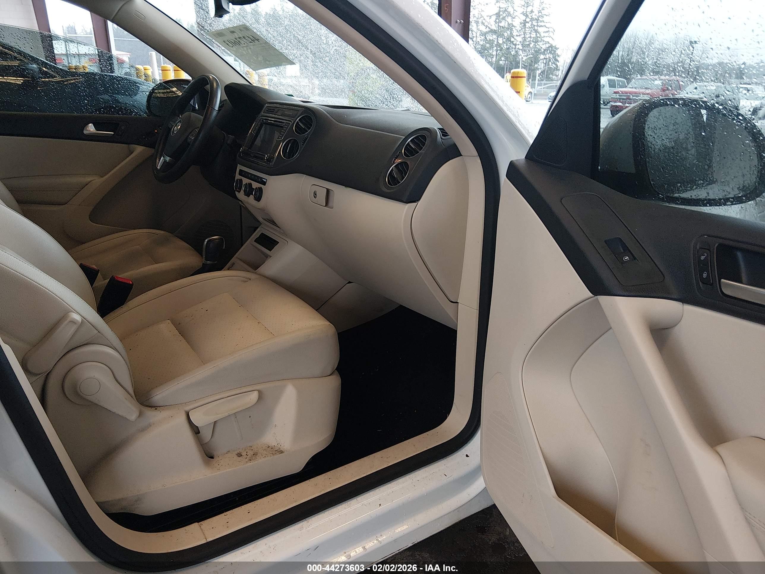VOLKSWAGEN TIGUAN image 5