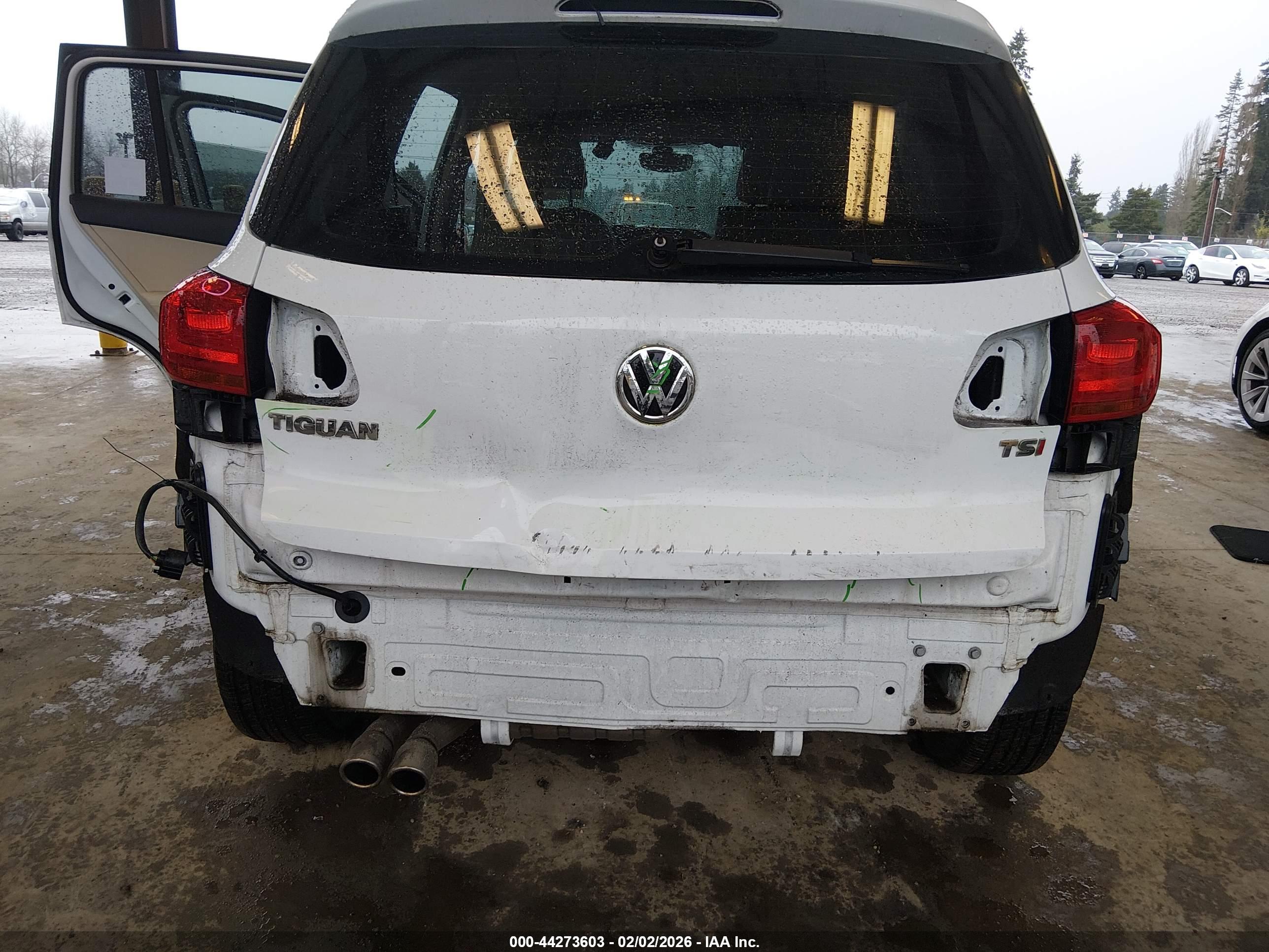 VOLKSWAGEN TIGUAN image 6
