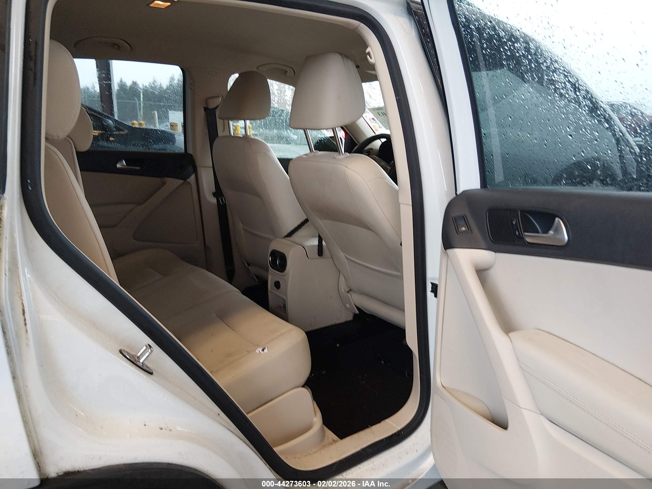 VOLKSWAGEN TIGUAN image 8