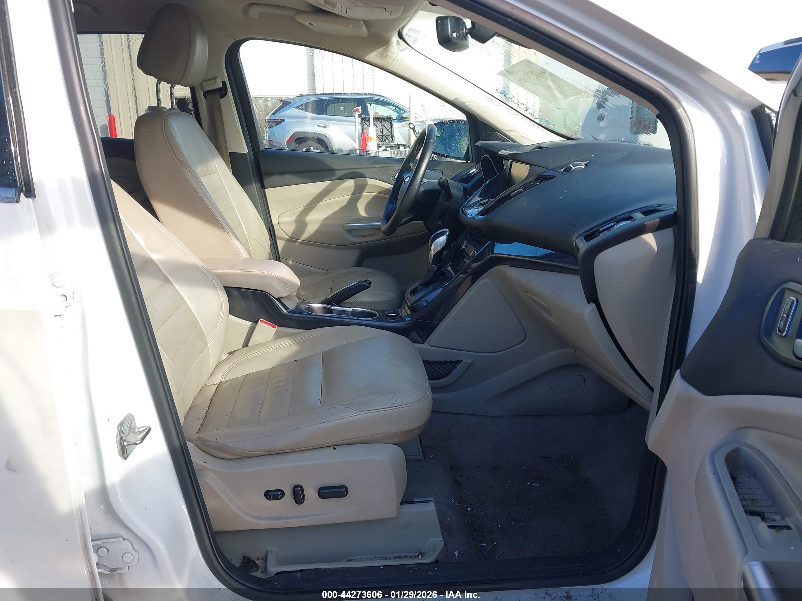 FORD ESCAPE image 5