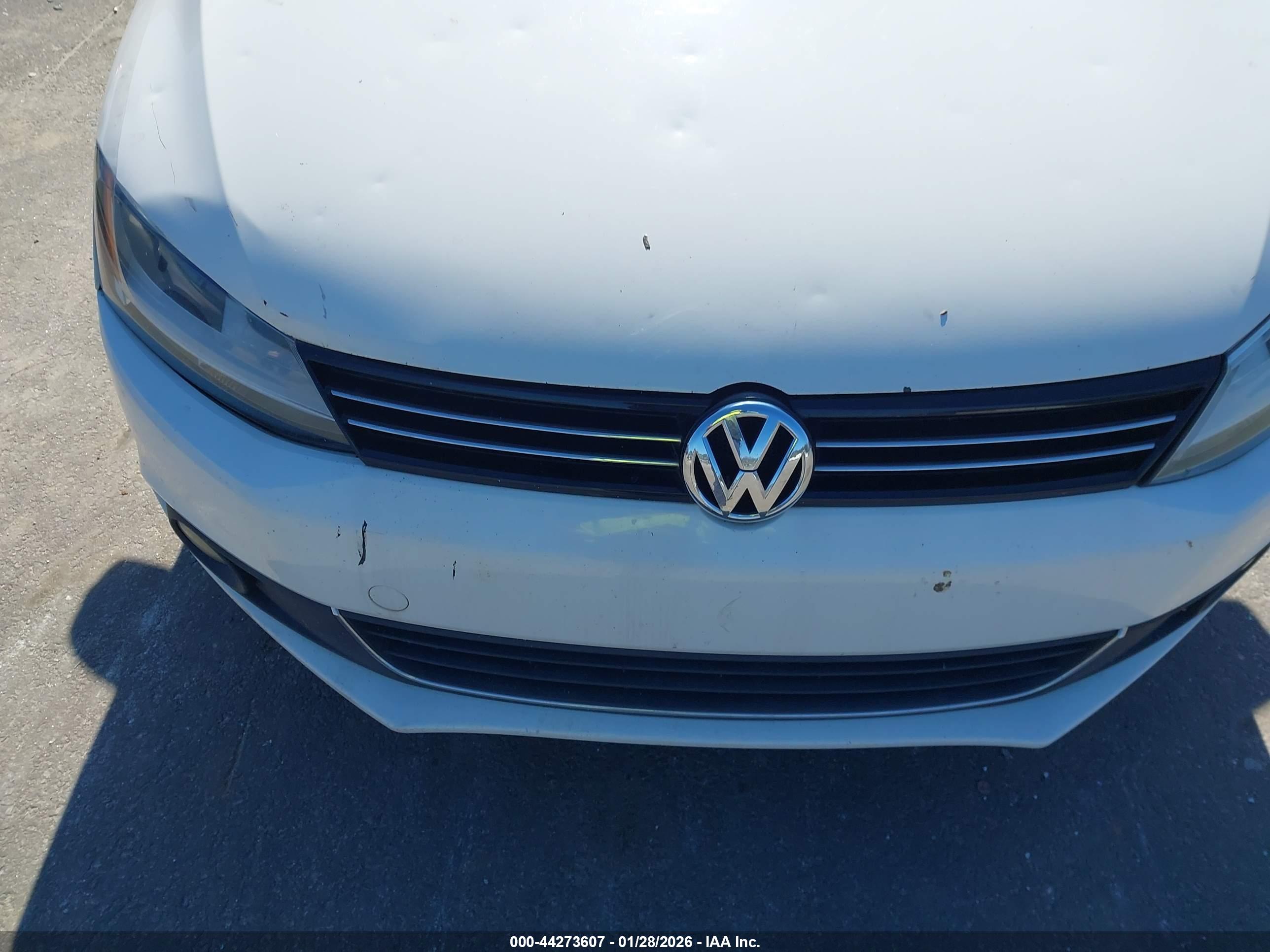 VOLKSWAGEN JETTA image 6