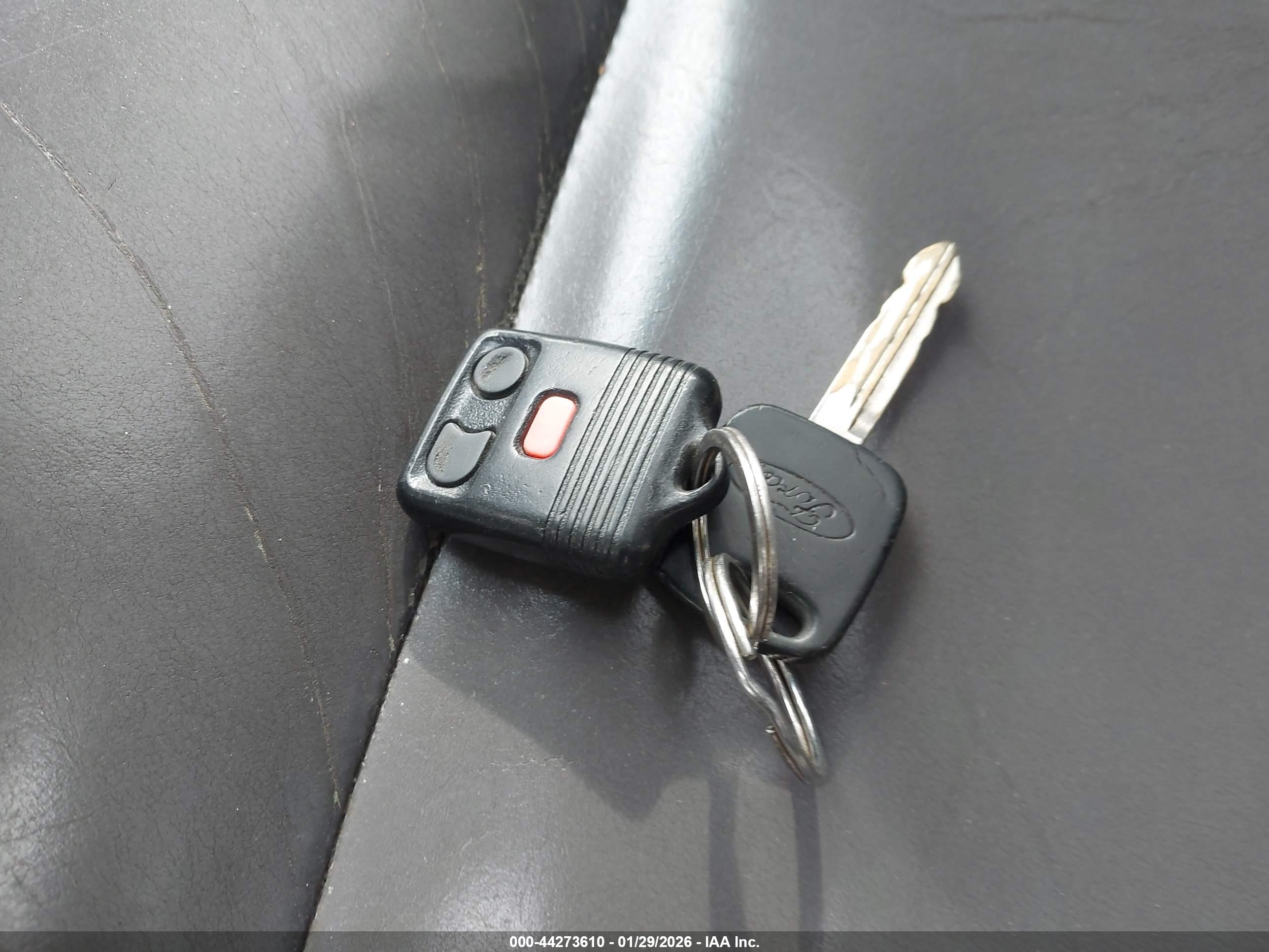FORD ESCAPE image 11
