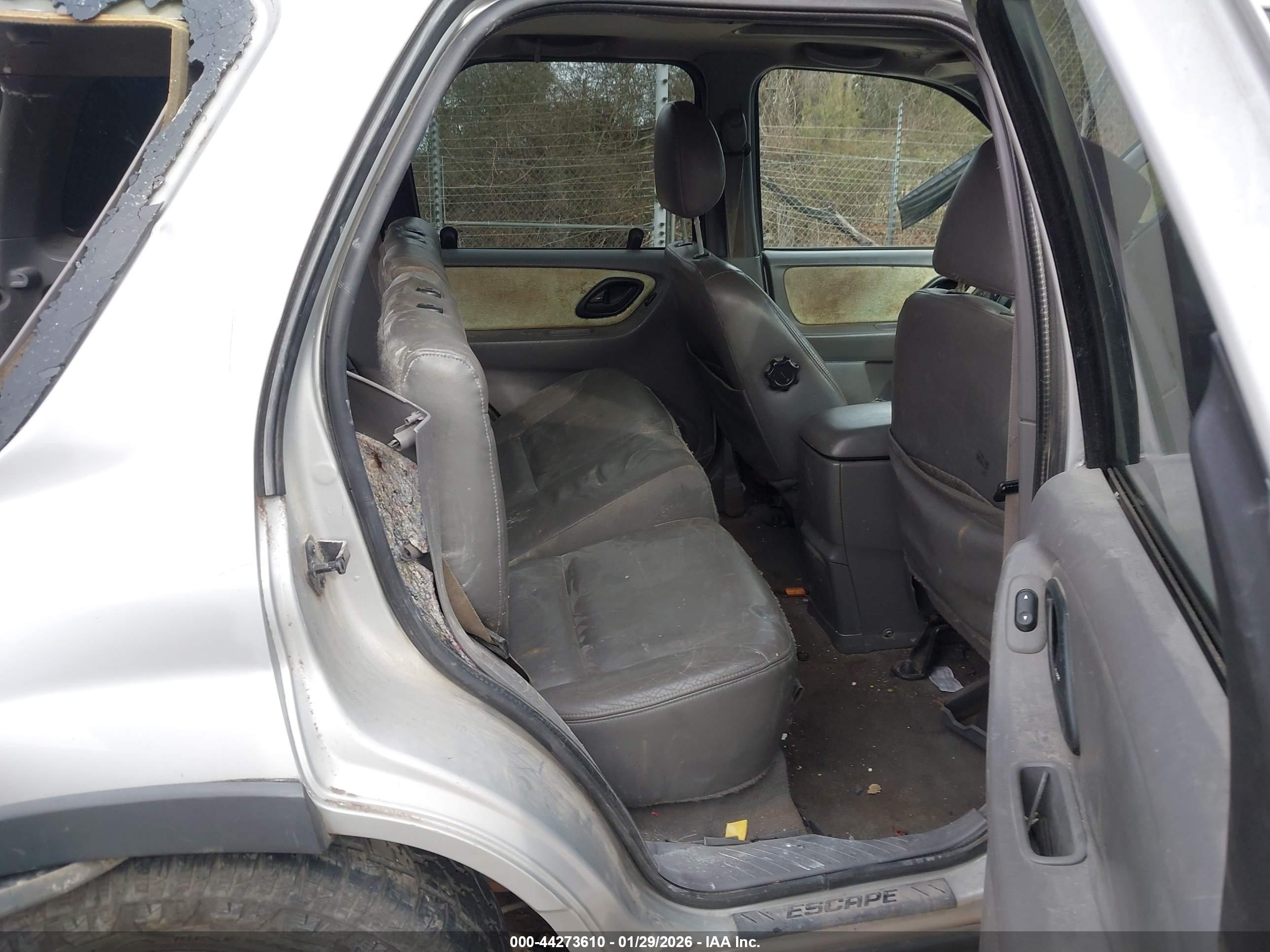 FORD ESCAPE image 8