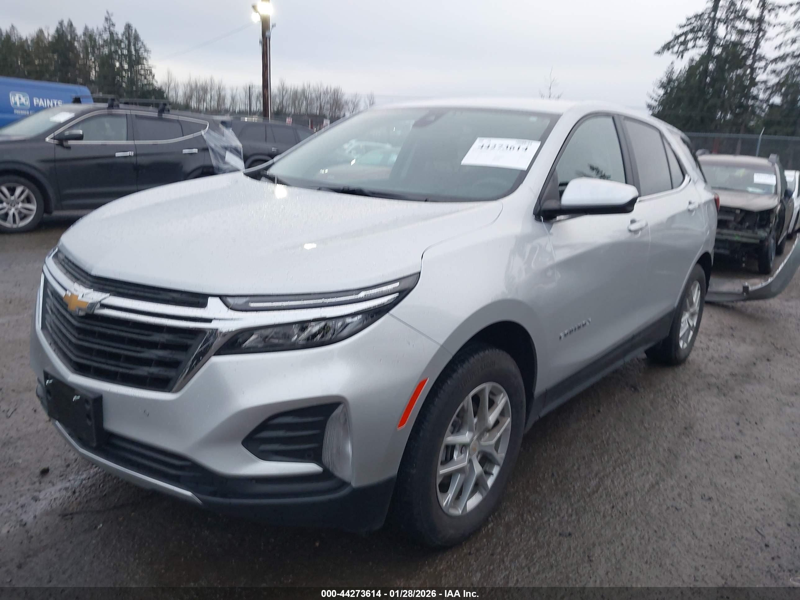 CHEVROLET EQUINOX image 2