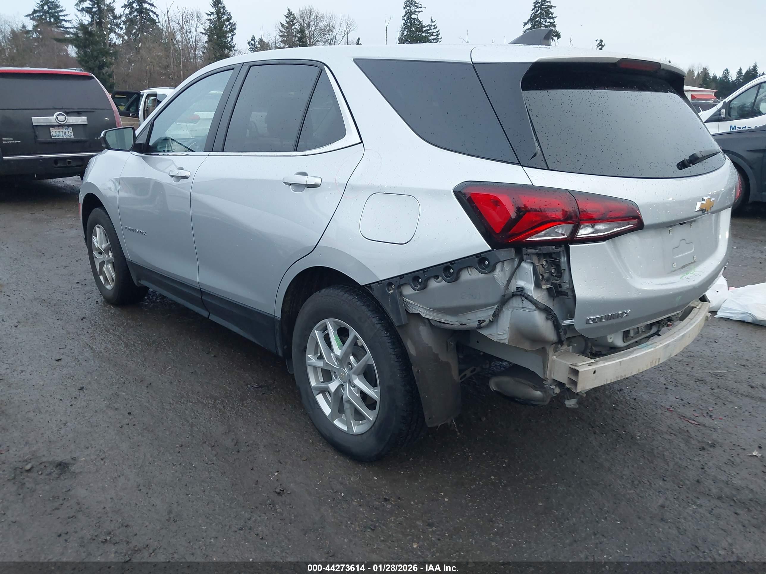 CHEVROLET EQUINOX image 3