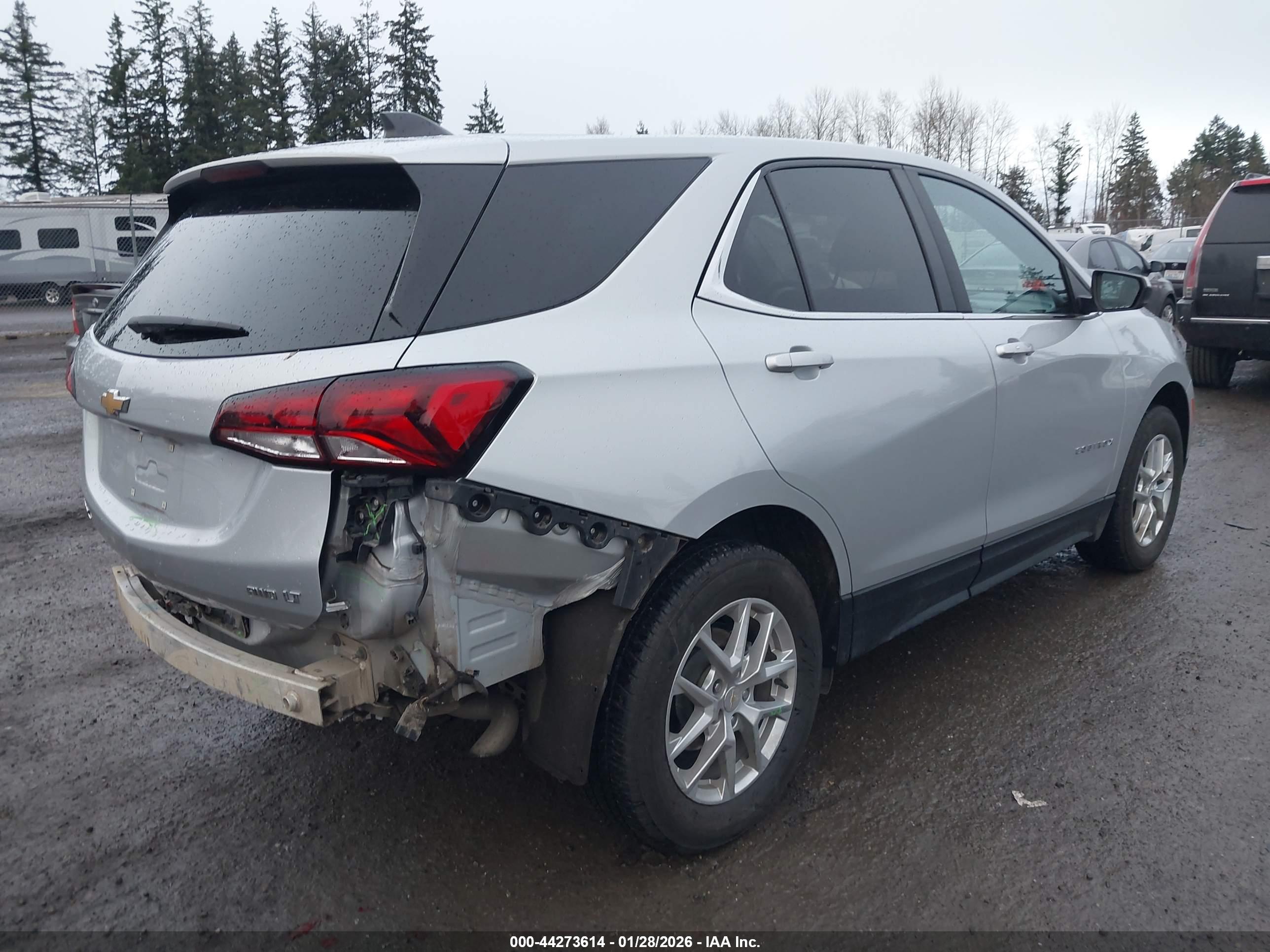 CHEVROLET EQUINOX image 4