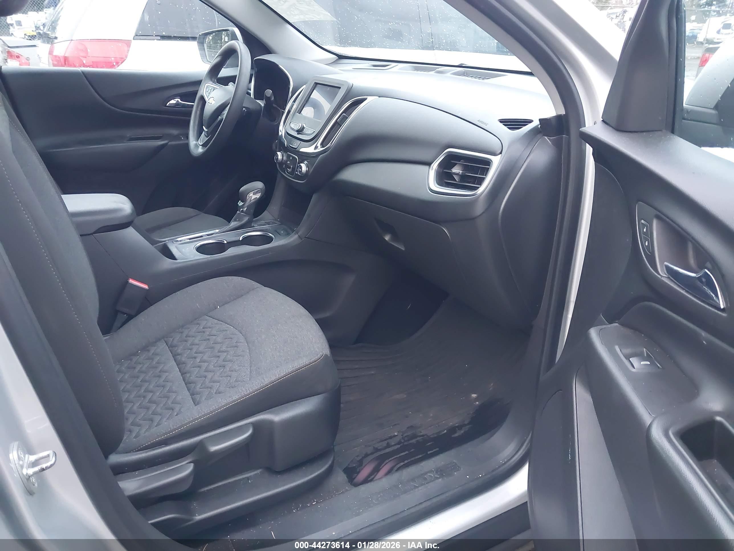 CHEVROLET EQUINOX image 5