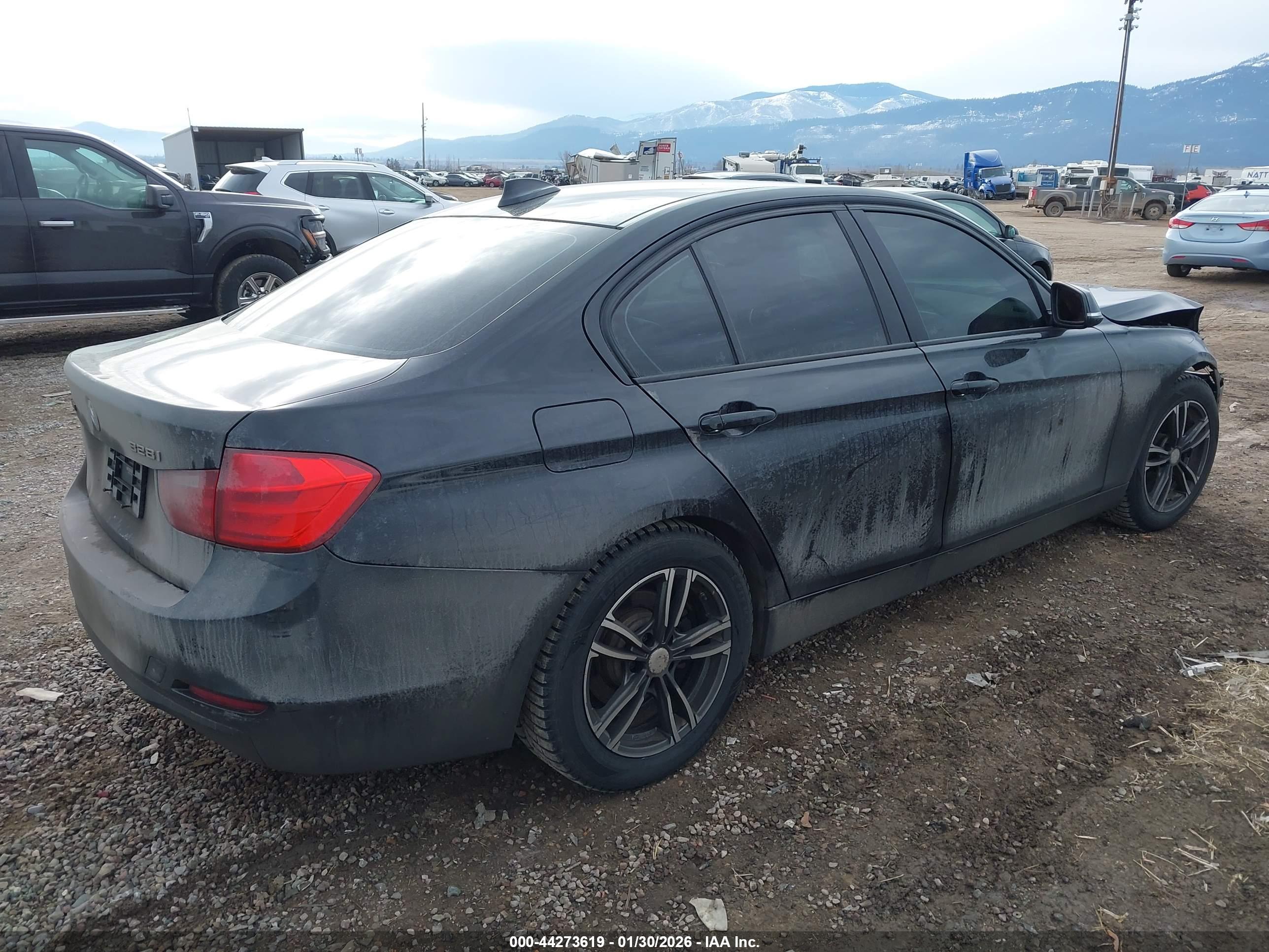 BMW 328I image 4