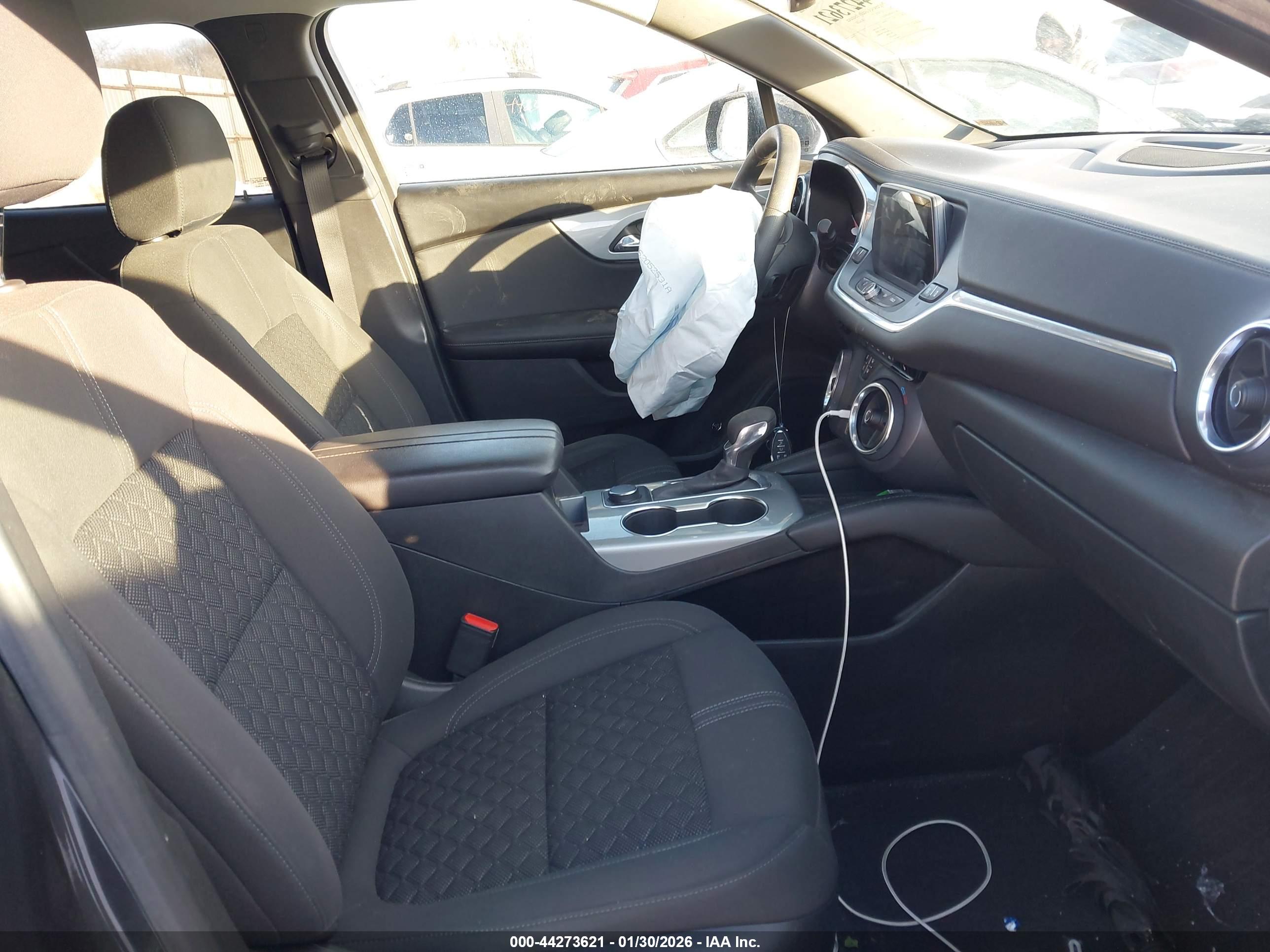 CHEVROLET BLAZER image 5