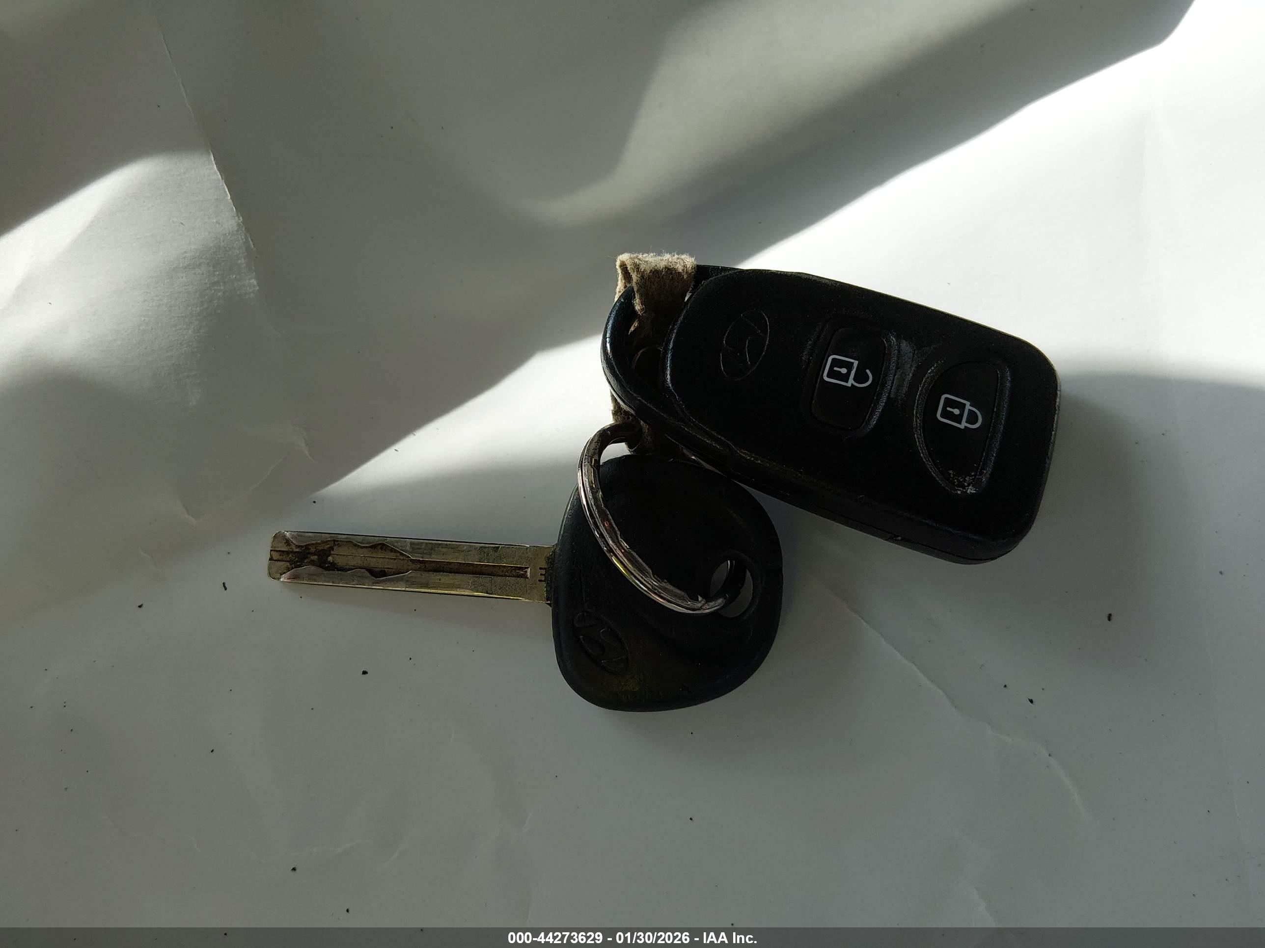 HYUNDAI TUCSON image 11