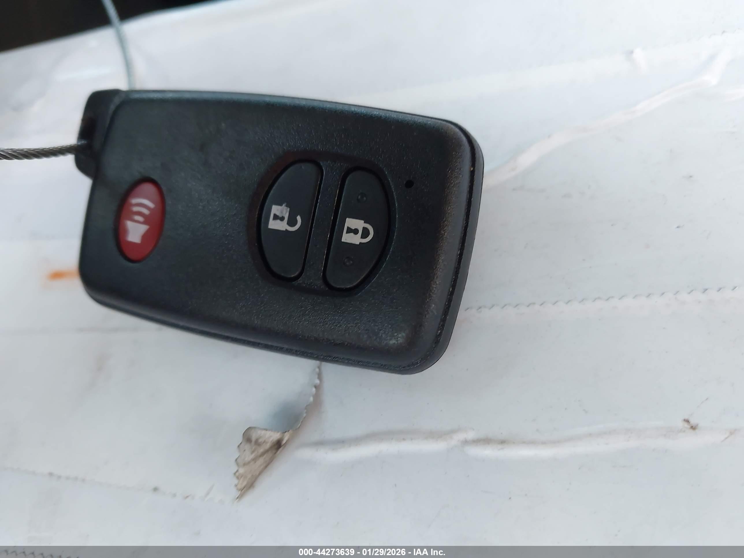 TOYOTA PRIUS image 11