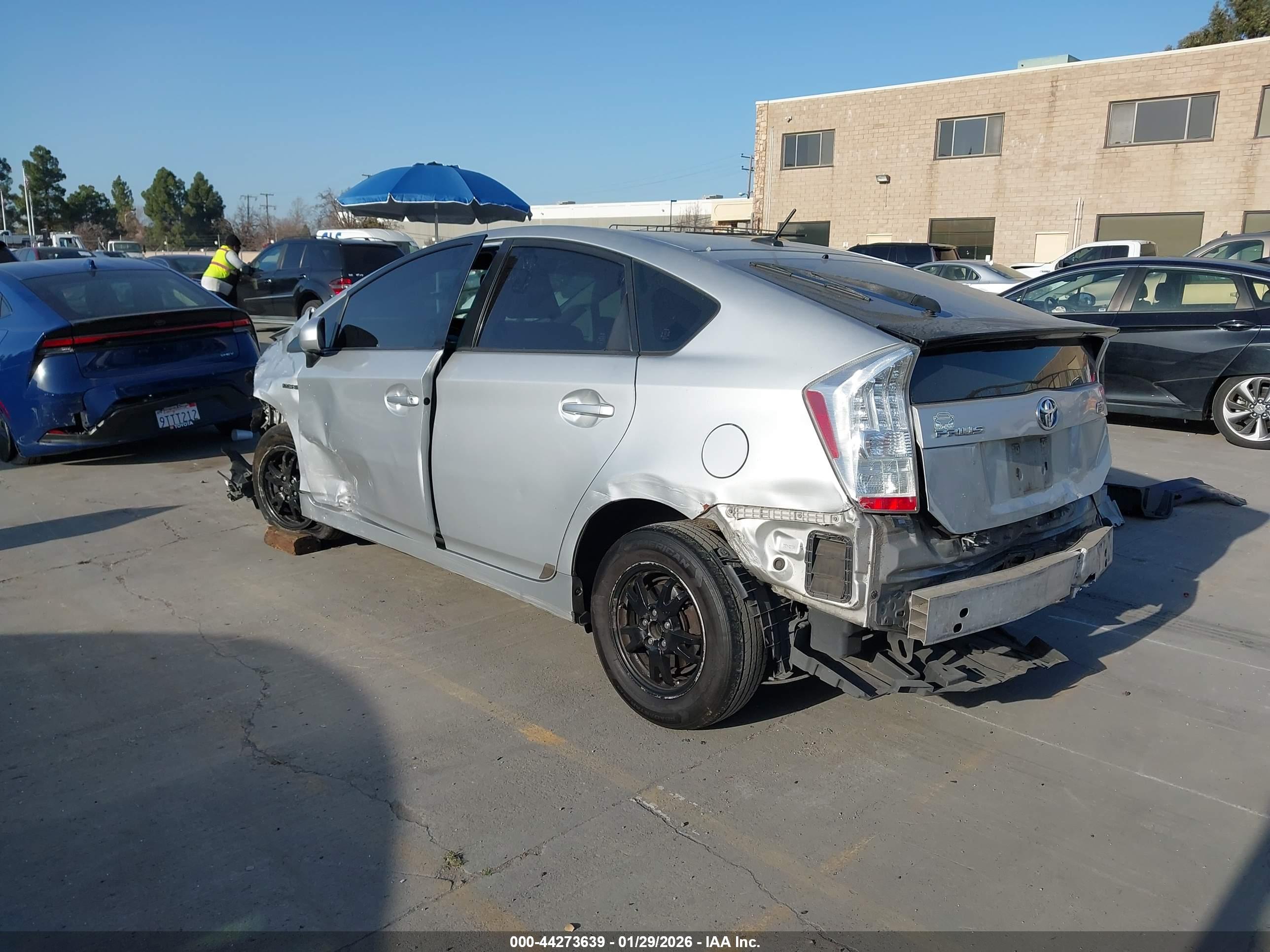 TOYOTA PRIUS image 3