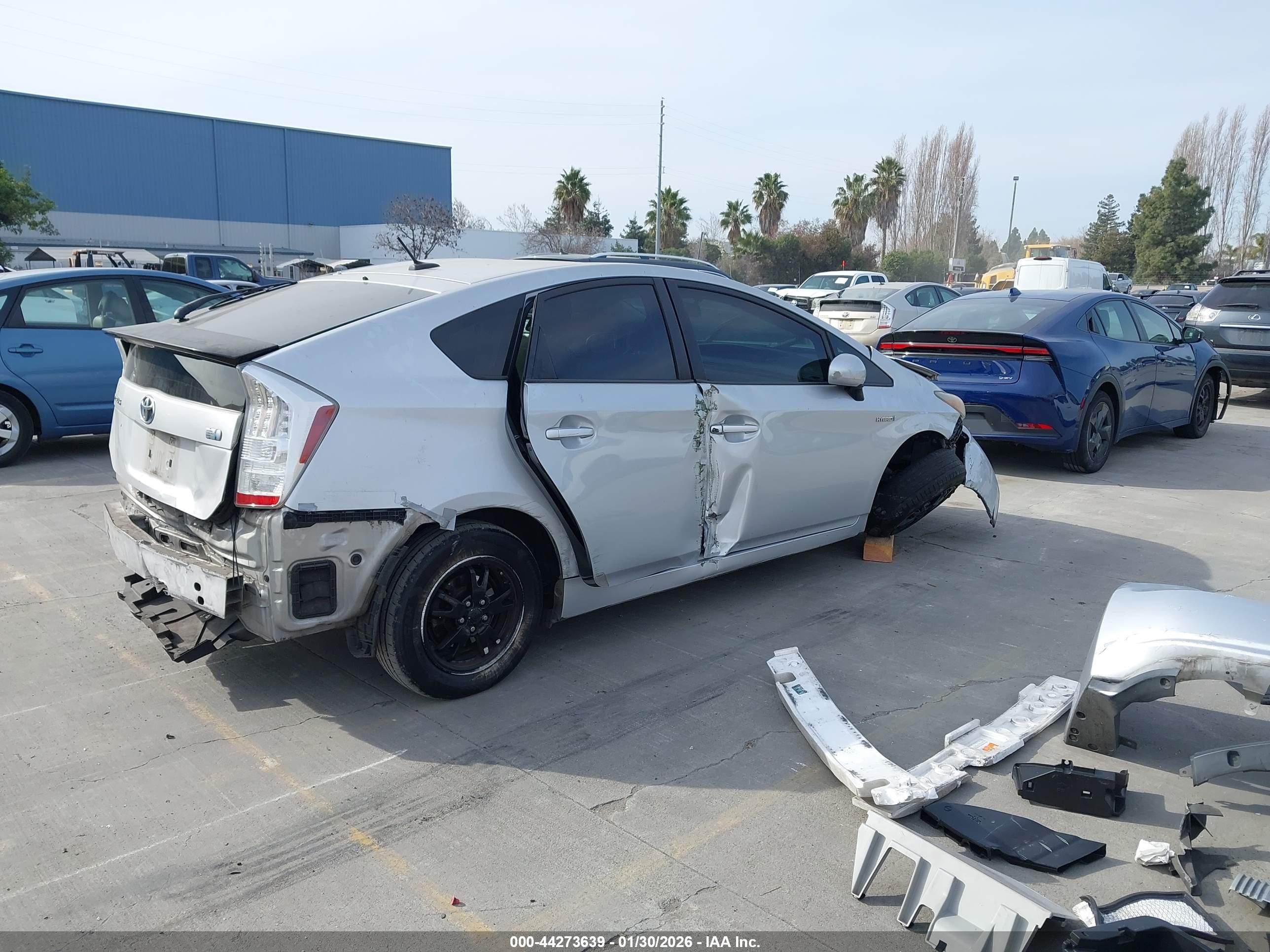 TOYOTA PRIUS image 4