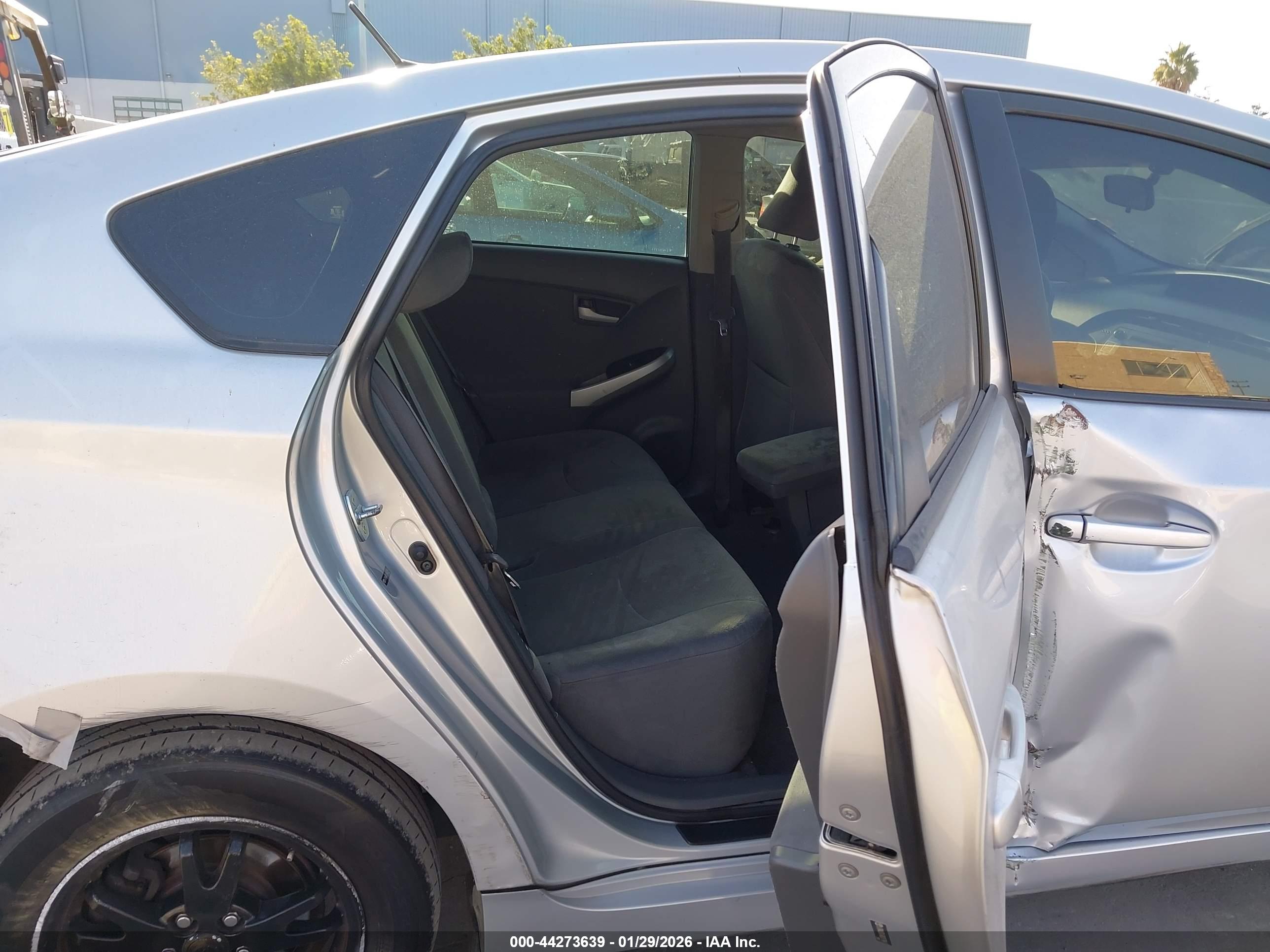 TOYOTA PRIUS image 8