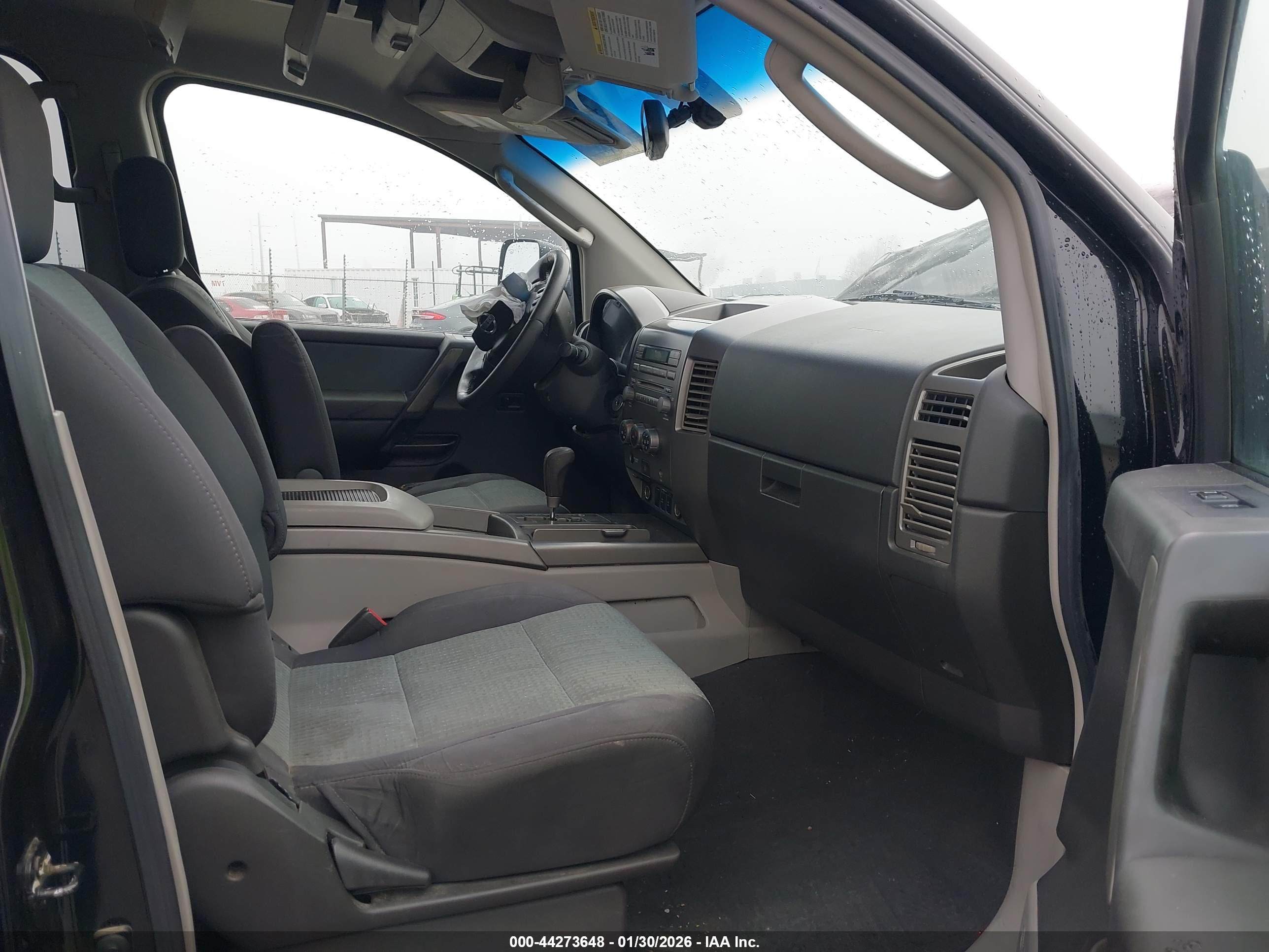 NISSAN TITAN image 5