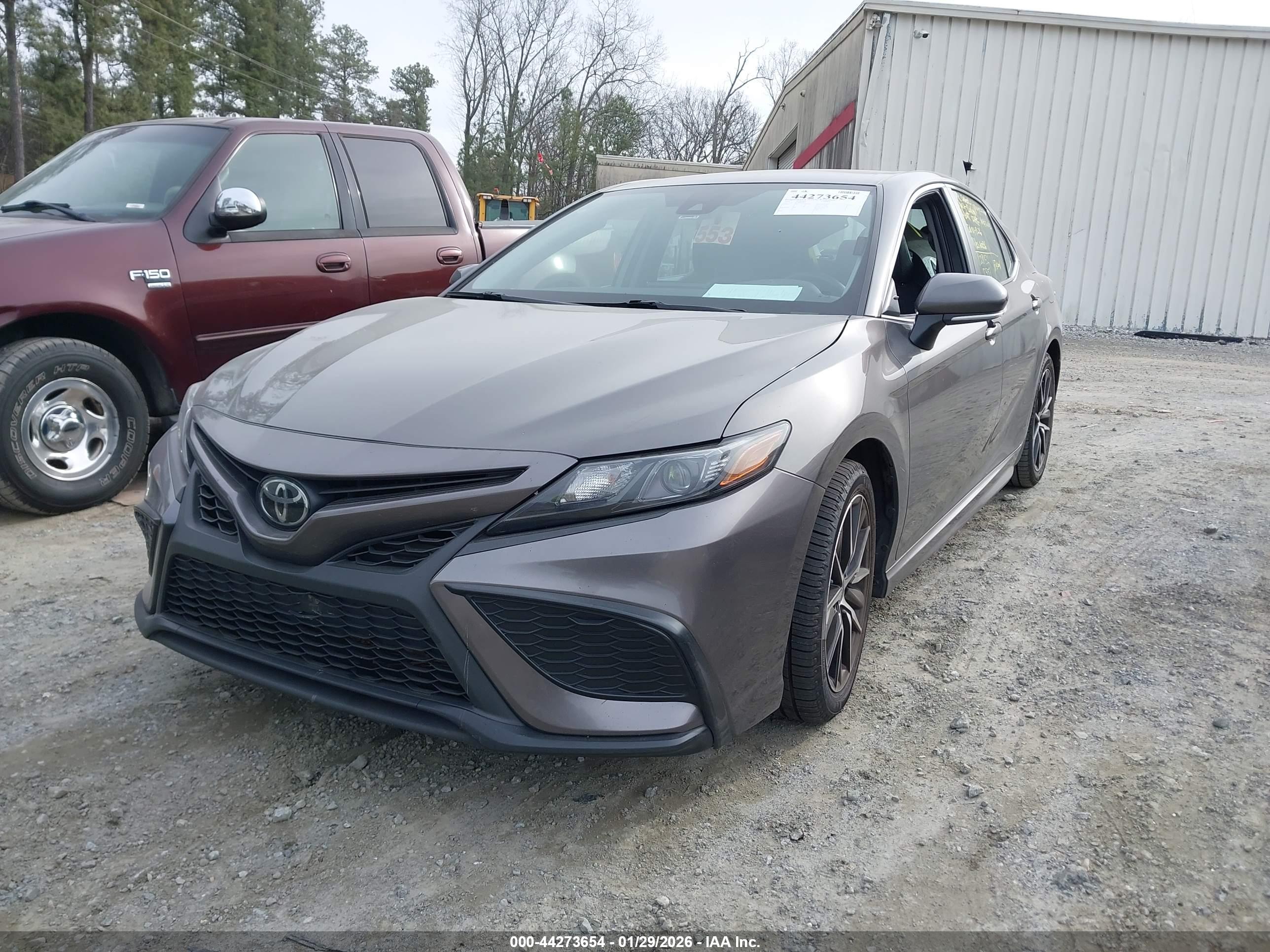 TOYOTA CAMRY image 2