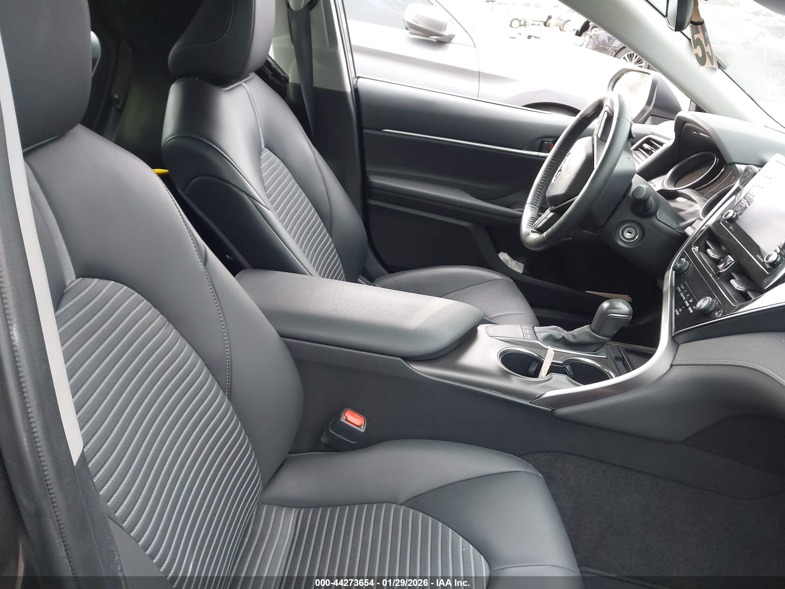 TOYOTA CAMRY image 5