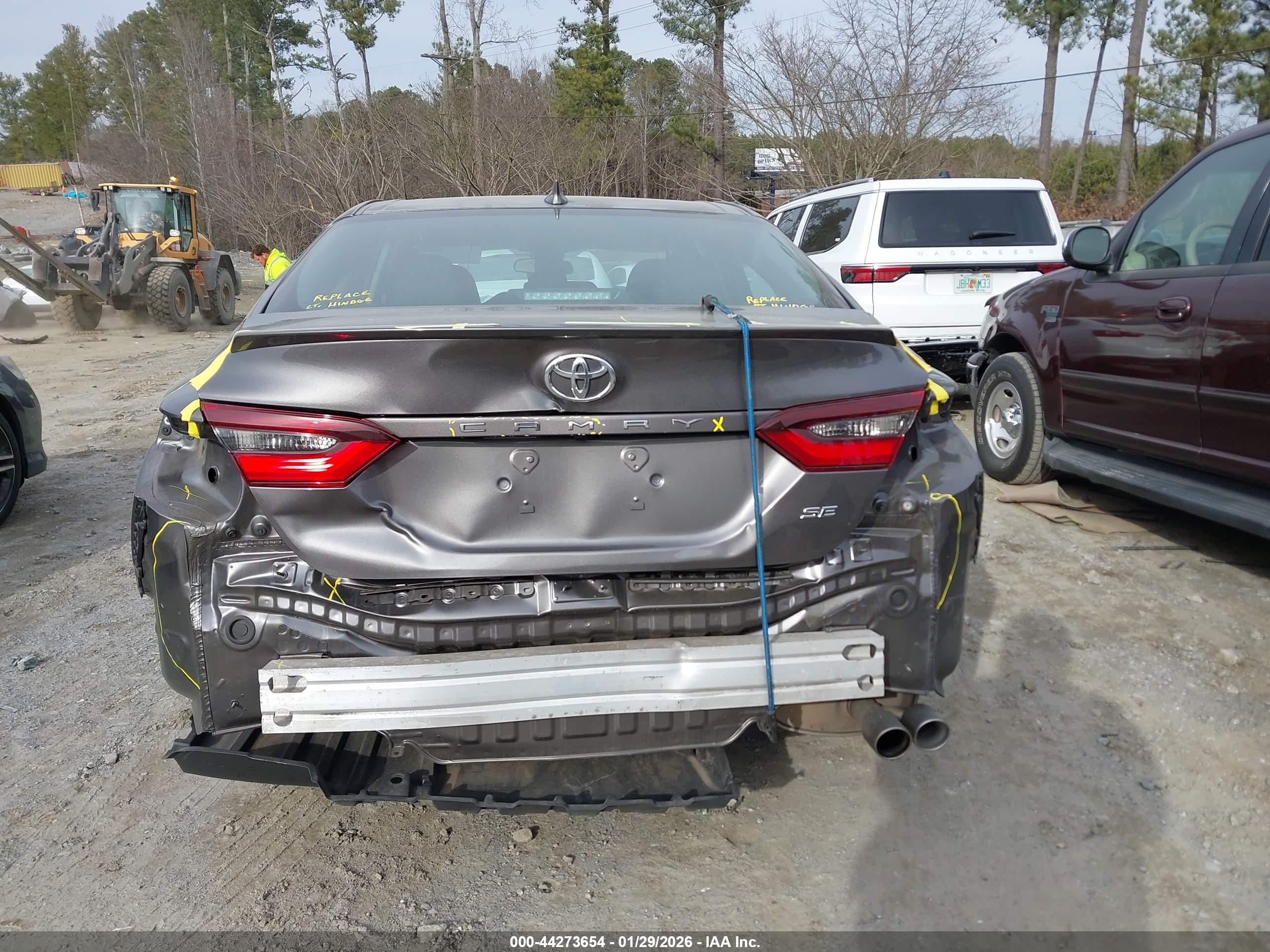 TOYOTA CAMRY image 6