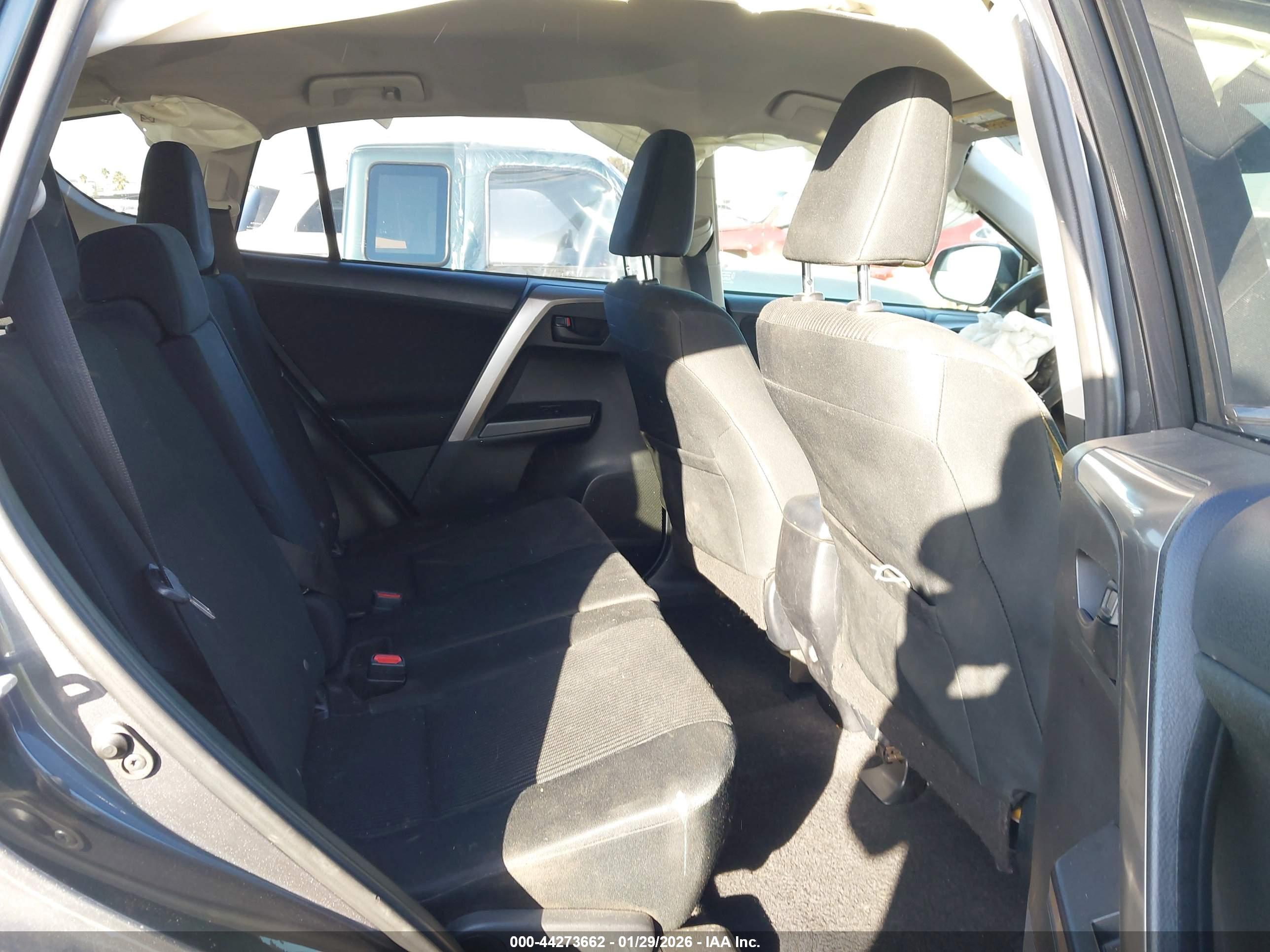 TOYOTA RAV4 image 8